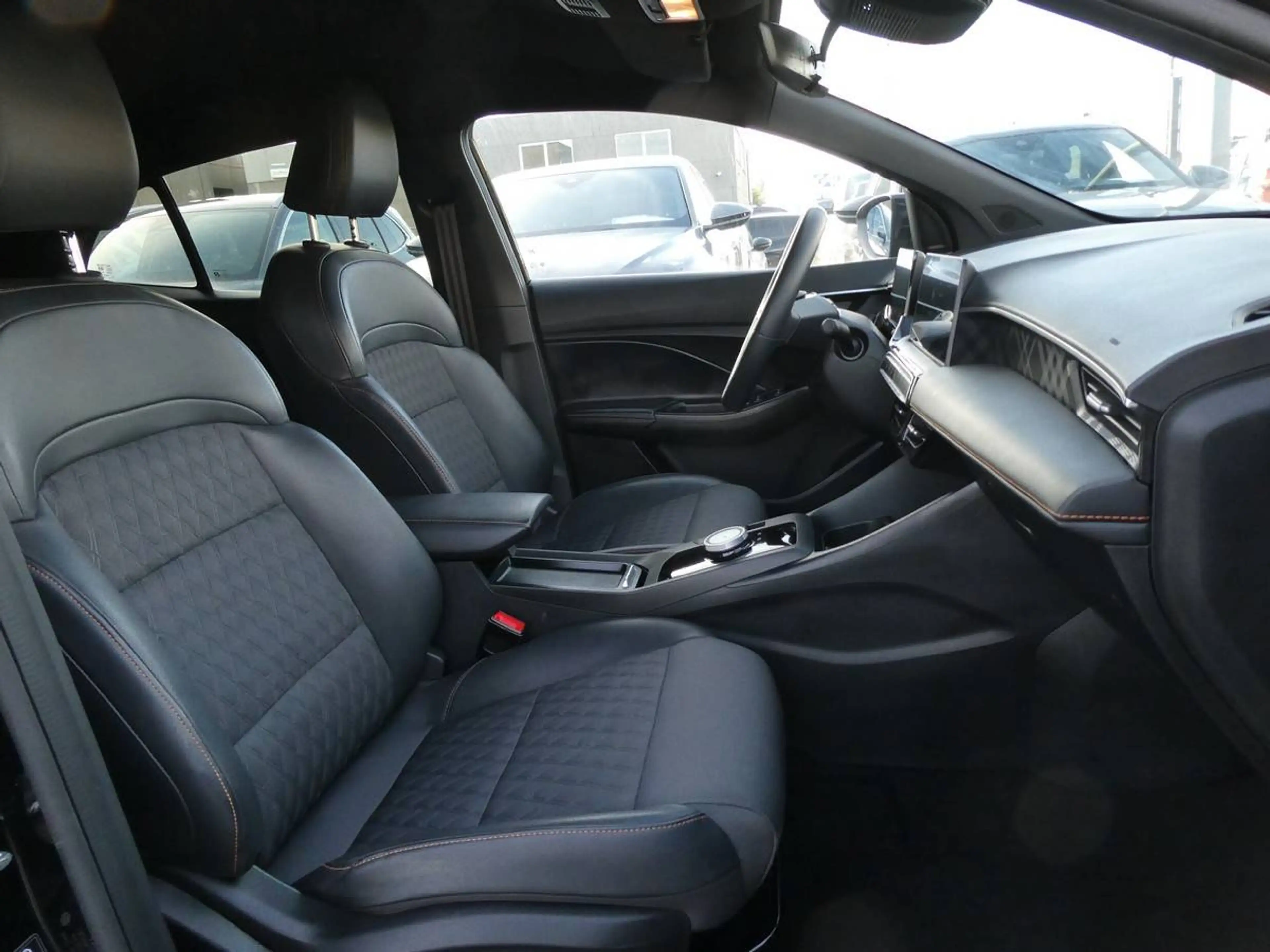 MG MG3 1.5 Hybrid+ 195pk Luxury Luxe 360 Cam BLIS ACC Leder '25 25000km (55752) — photo 7