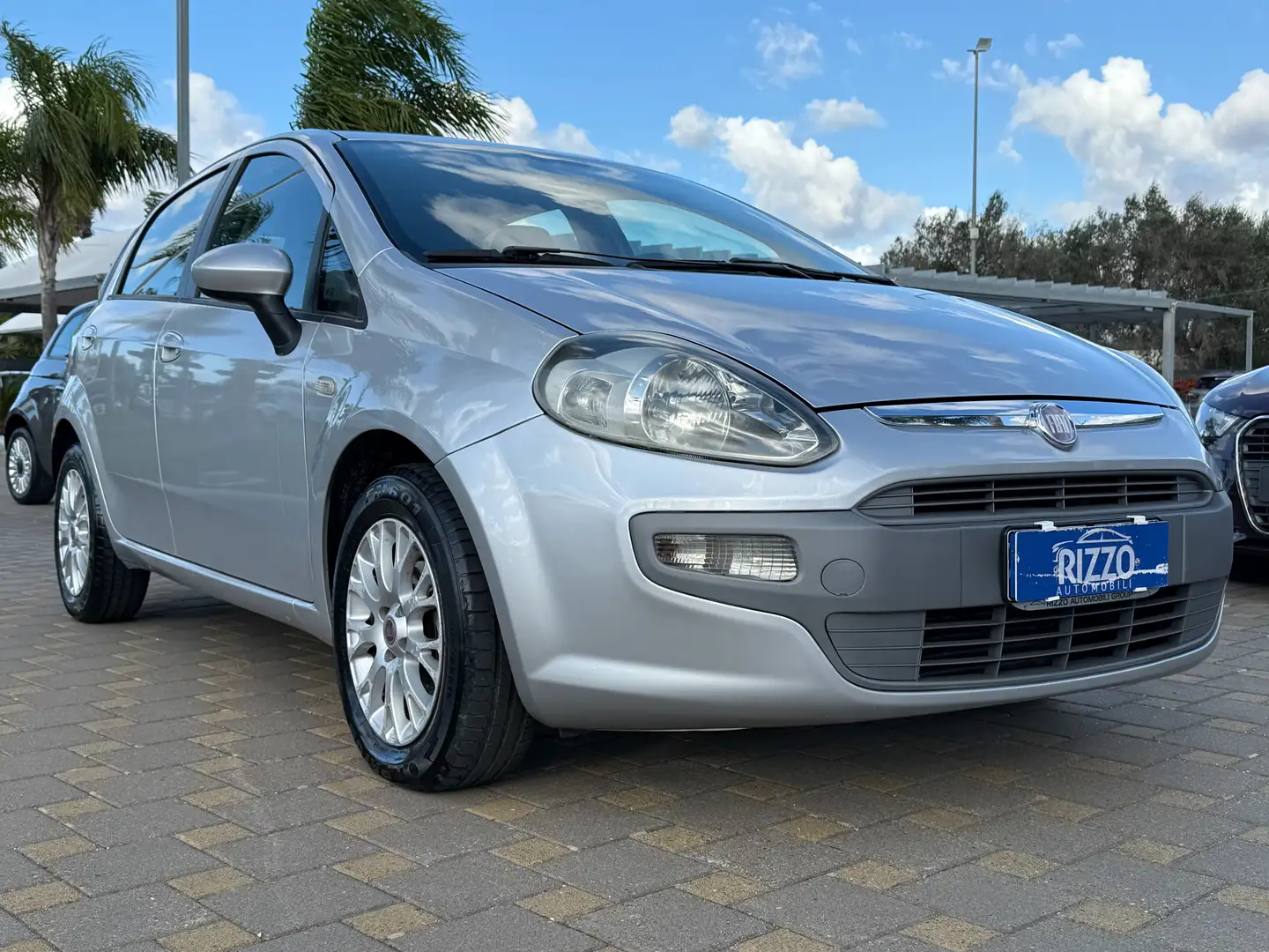 Fiat Punto 1.3MJT 75CV LOUNGE 5 PORTE GANCIO TRAINO Grigio - 1