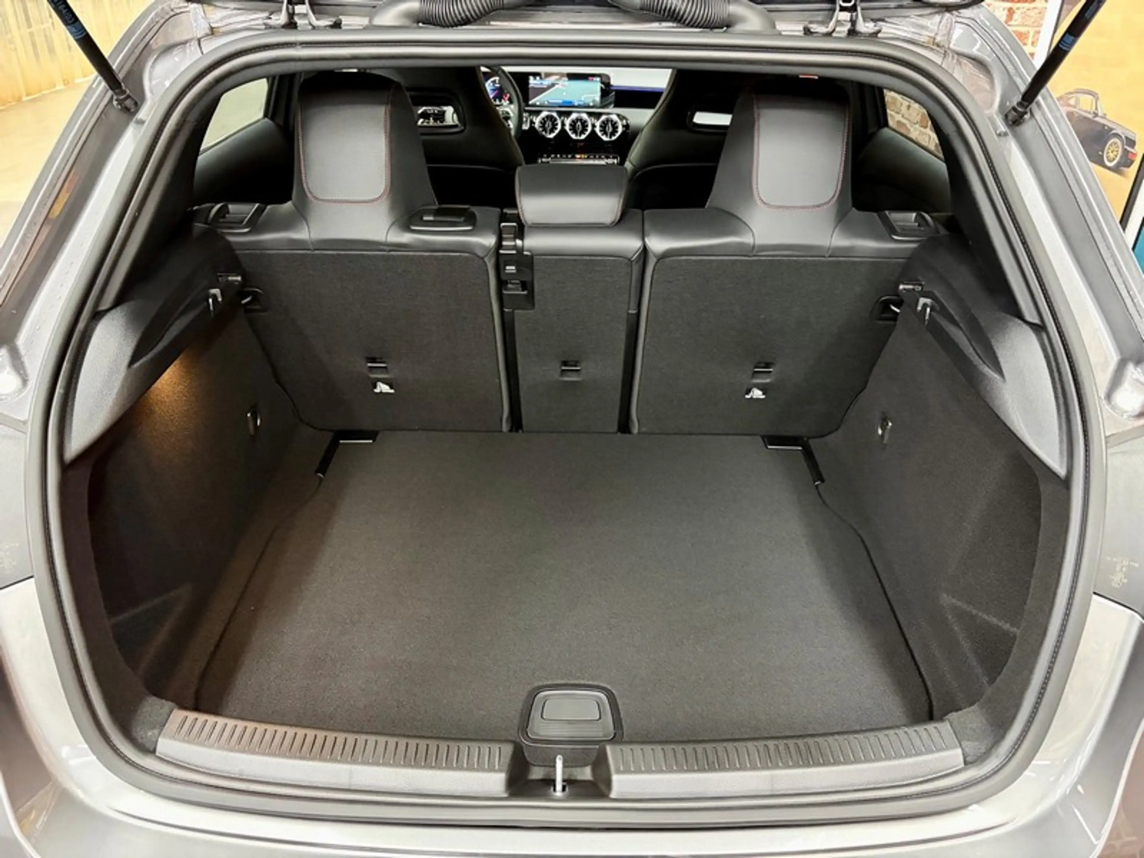 Mercedes-Benz A 200 A 200d 2.0 150cv Auto AMG-LINE (Neuf) — photo 7