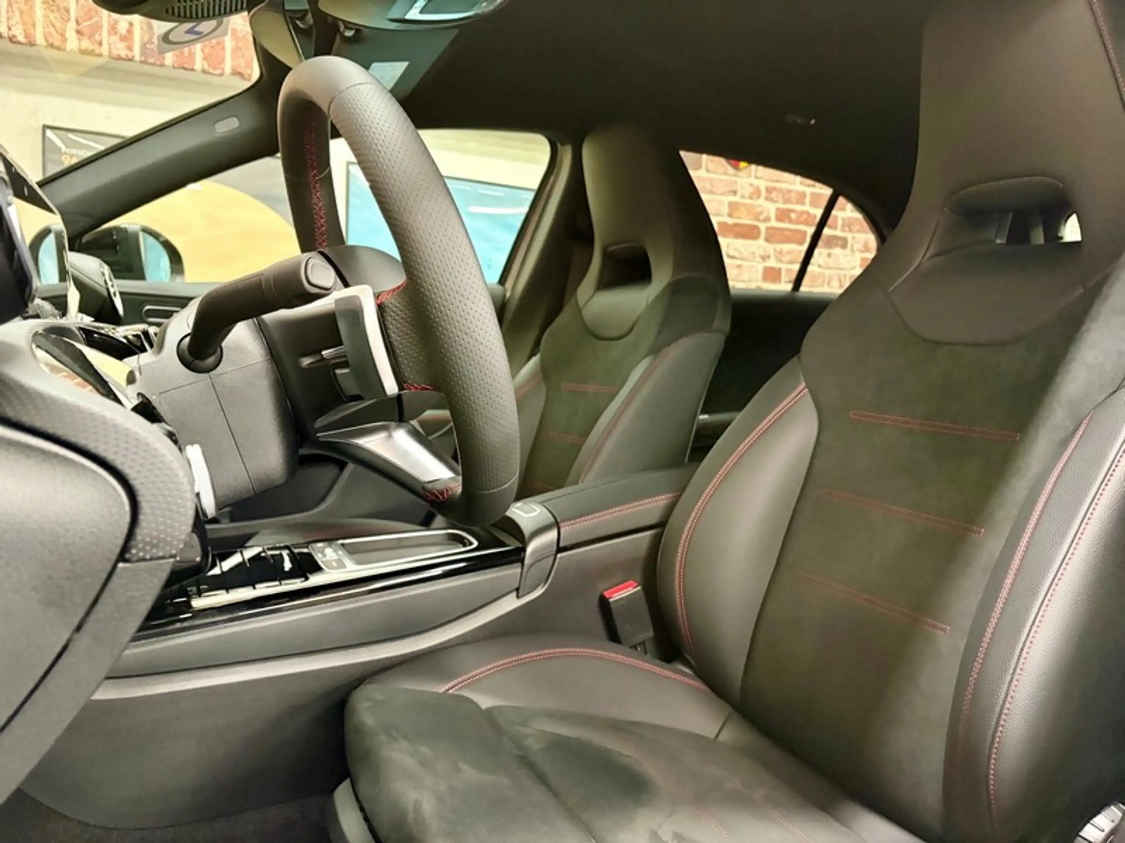 Mercedes-Benz A 200 A 200d 2.0 150cv Auto AMG-LINE (Neuf) — photo 5