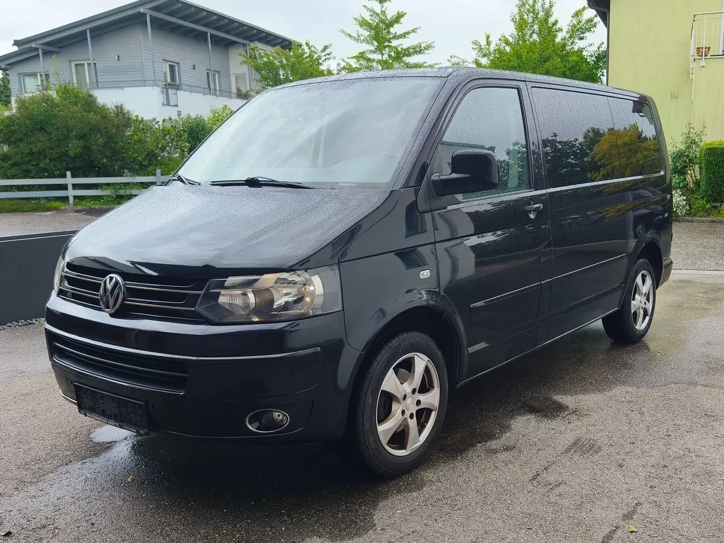 Volkswagen T5 Caravelle 1,9 TDI D-PF Schwarz - 2