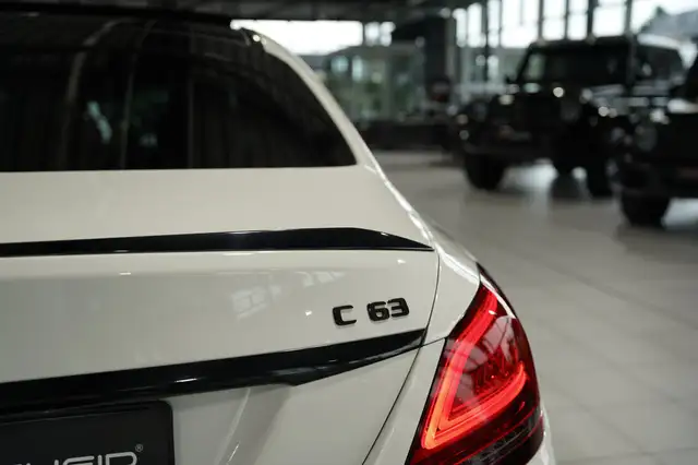 Mercedes-Benz C-Class view 13