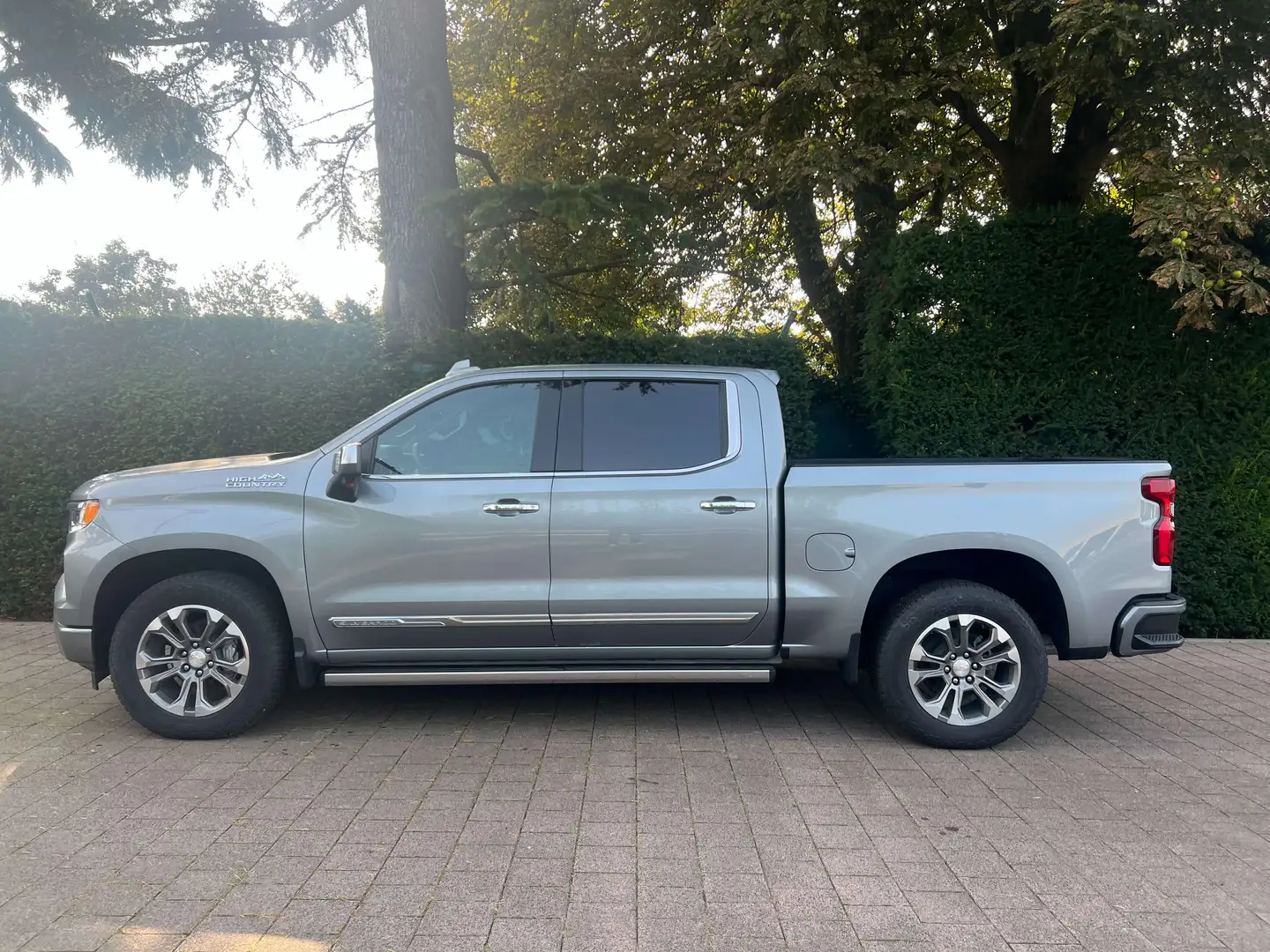 Chevrolet Silverado 6.2 HIGH COUNTRY OFF ROAD € 72.900 excl btw Gris - 2