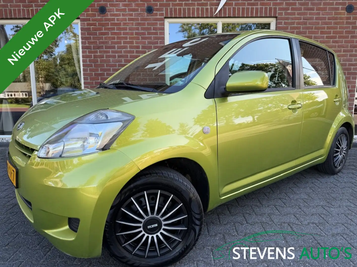 Daihatsu Sirion 2 1.0-12V Premium NIEUWE APK / RIJDT GOED / AIRCO Grün - 1