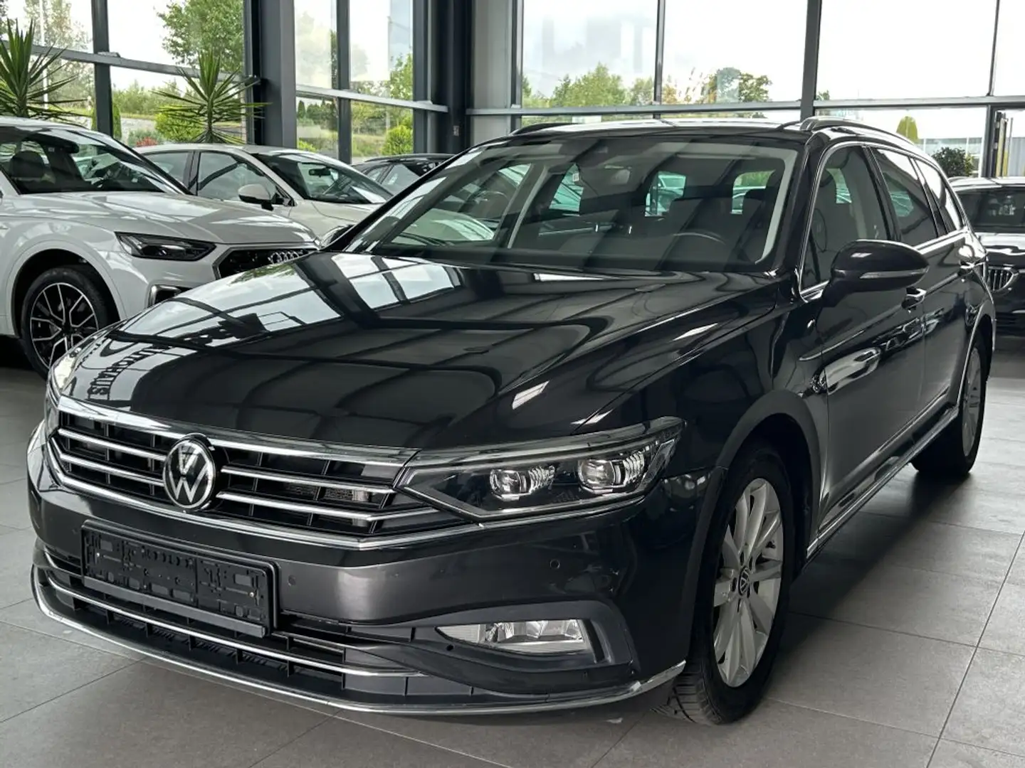 Volkswagen Passat Variant 2.0 TDI SCR DSG Elegance AHK - 1