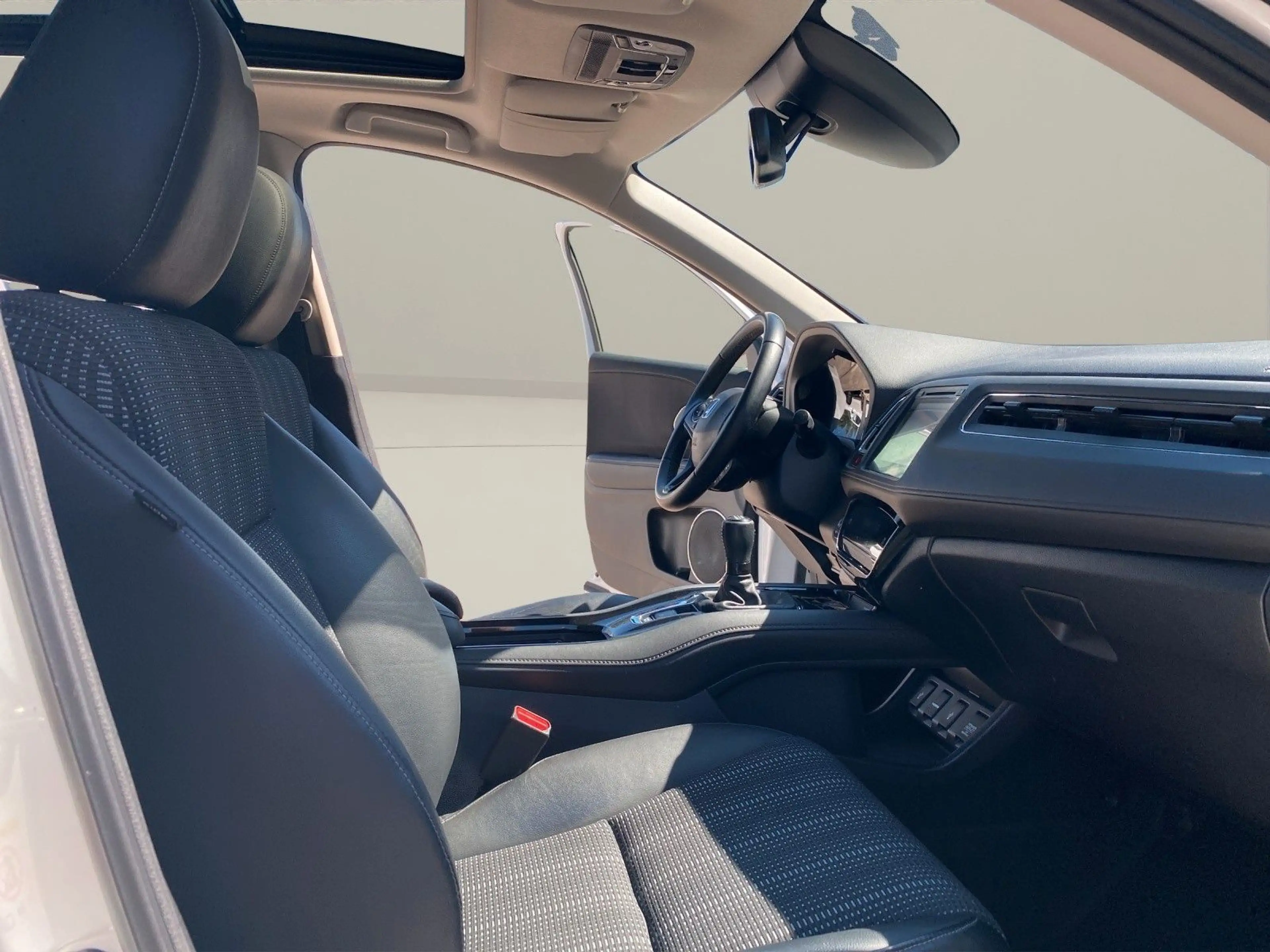 Honda HR-V Executive M&S — photo 15