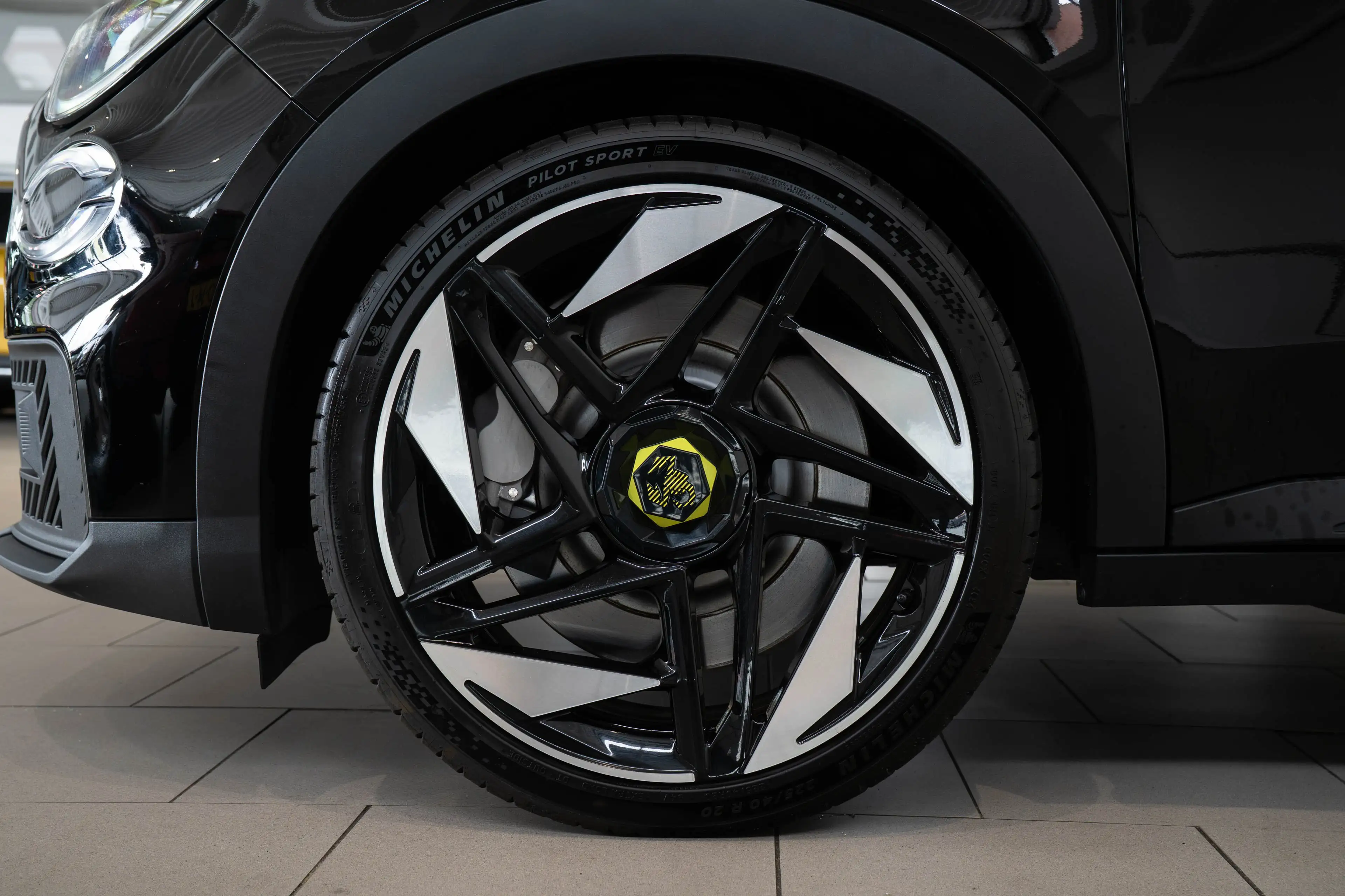 Abarth 600e Turismo 54 kWh | Tot 8 Jaar Garantie | SOH 98% | A — photo 8
