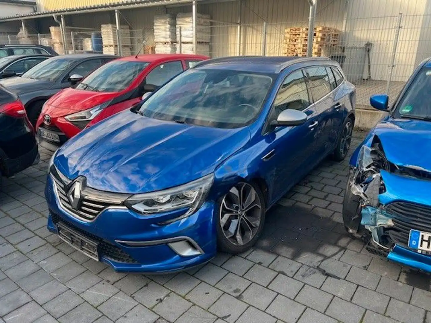 Renault Megane IV Grandtour GT-Line Blau - 2