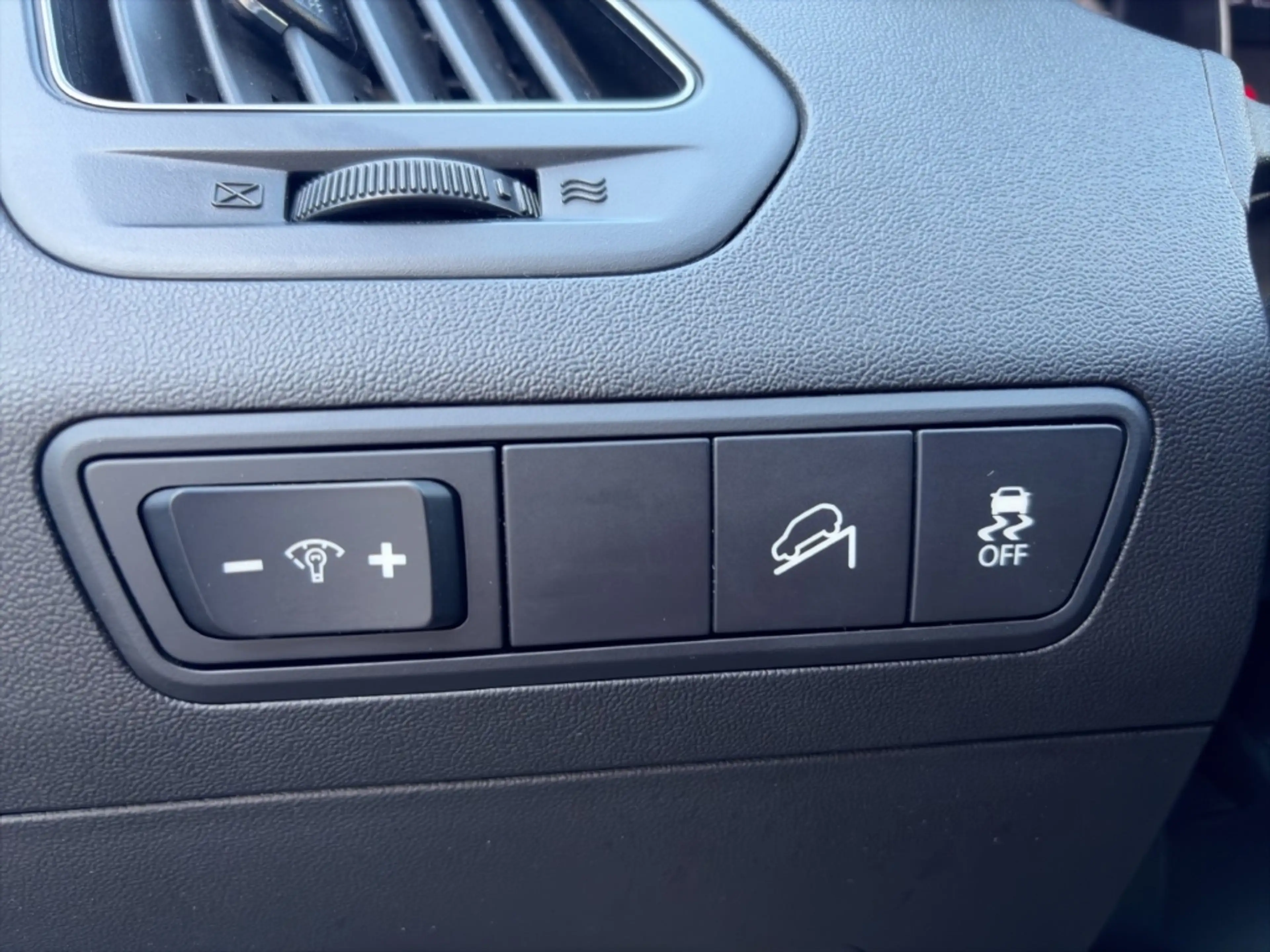 Hyundai iX35 2.0 GDI Automatik *AHK*SITZHZG*KLIMA*TEMPOMAT* — photo 14