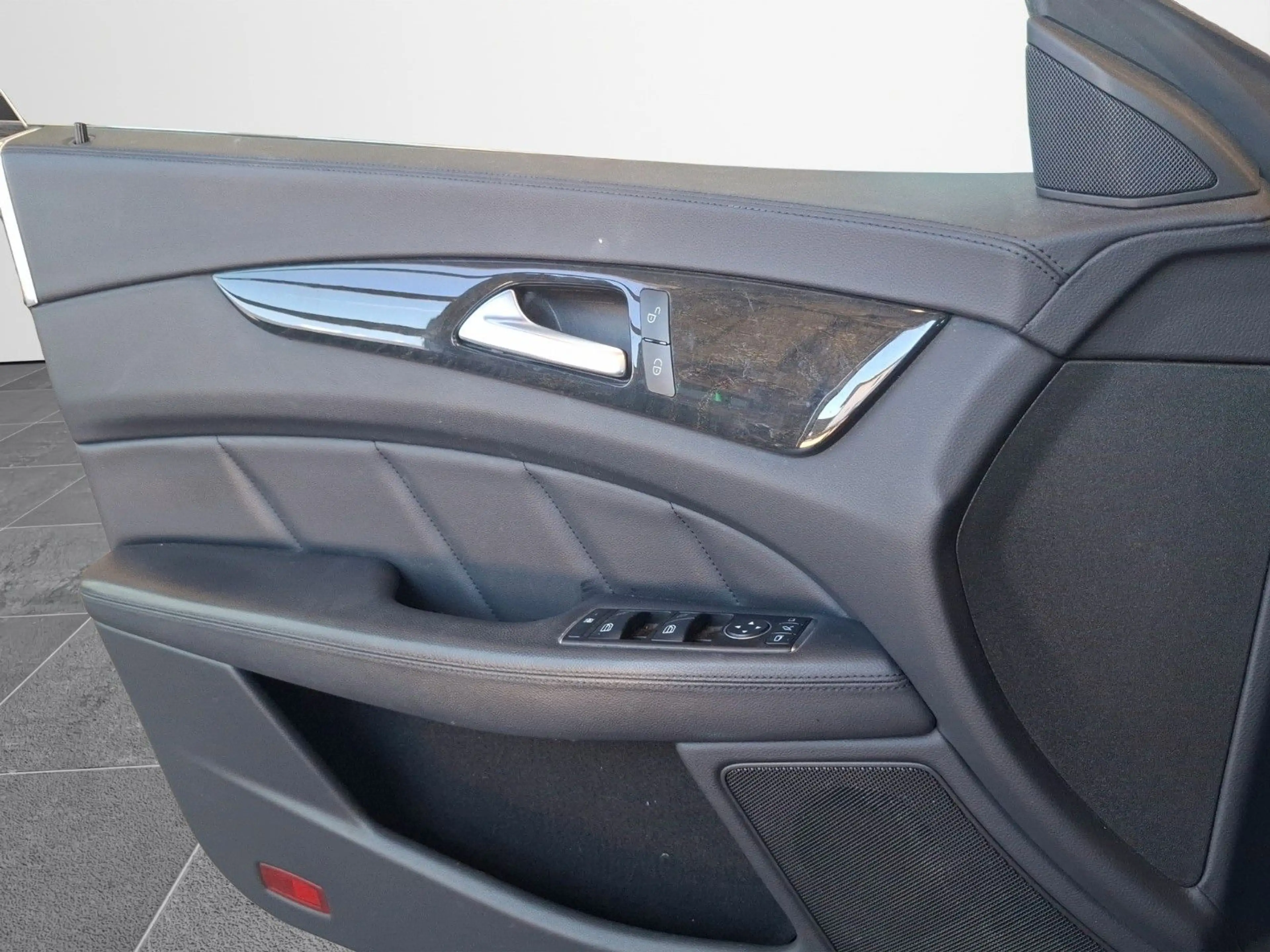 Mercedes-Benz CLS 220 — photo 13
