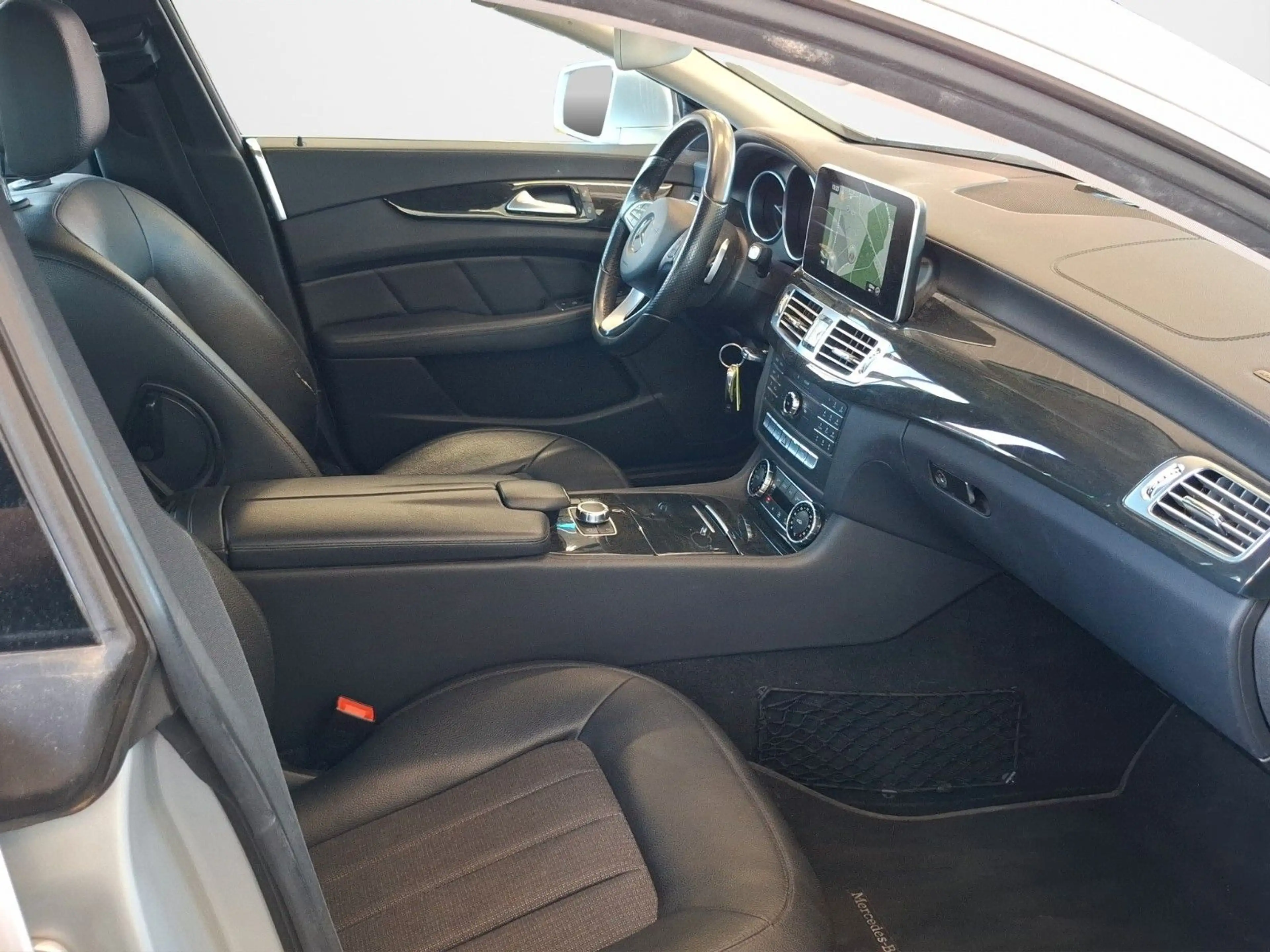 Mercedes-Benz CLS 220 — photo 12