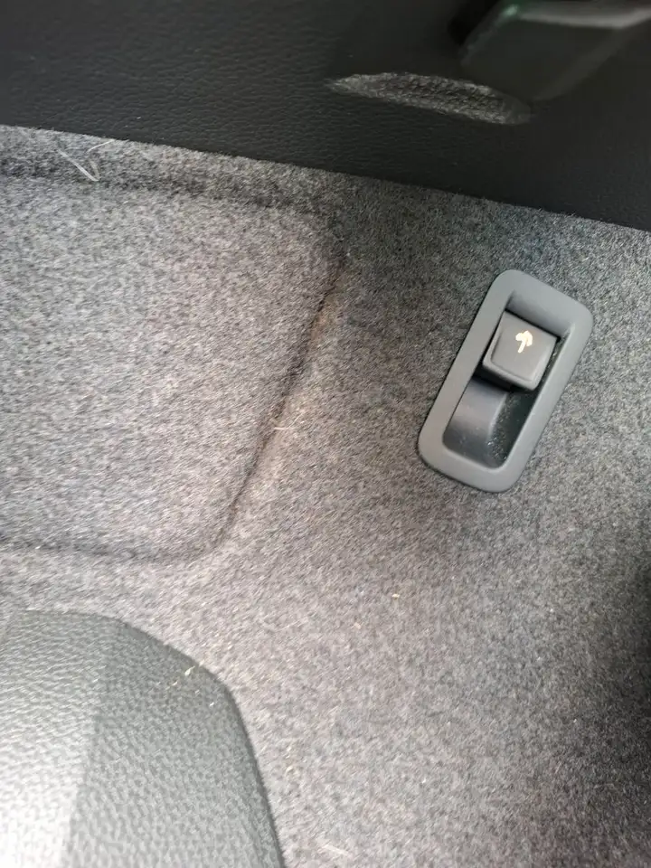 Skoda Karoq 2.0 TSI Sportline 4x4 STAND/AHK/19"/KAMERA, миниатюра 9