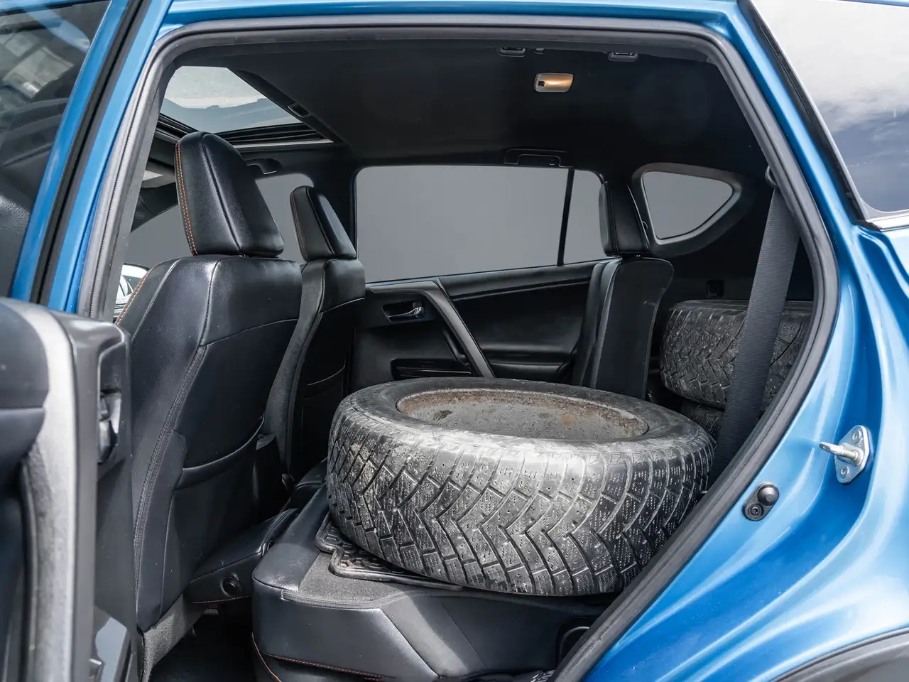 Toyota RAV 4 снимка Toyota RAV 4