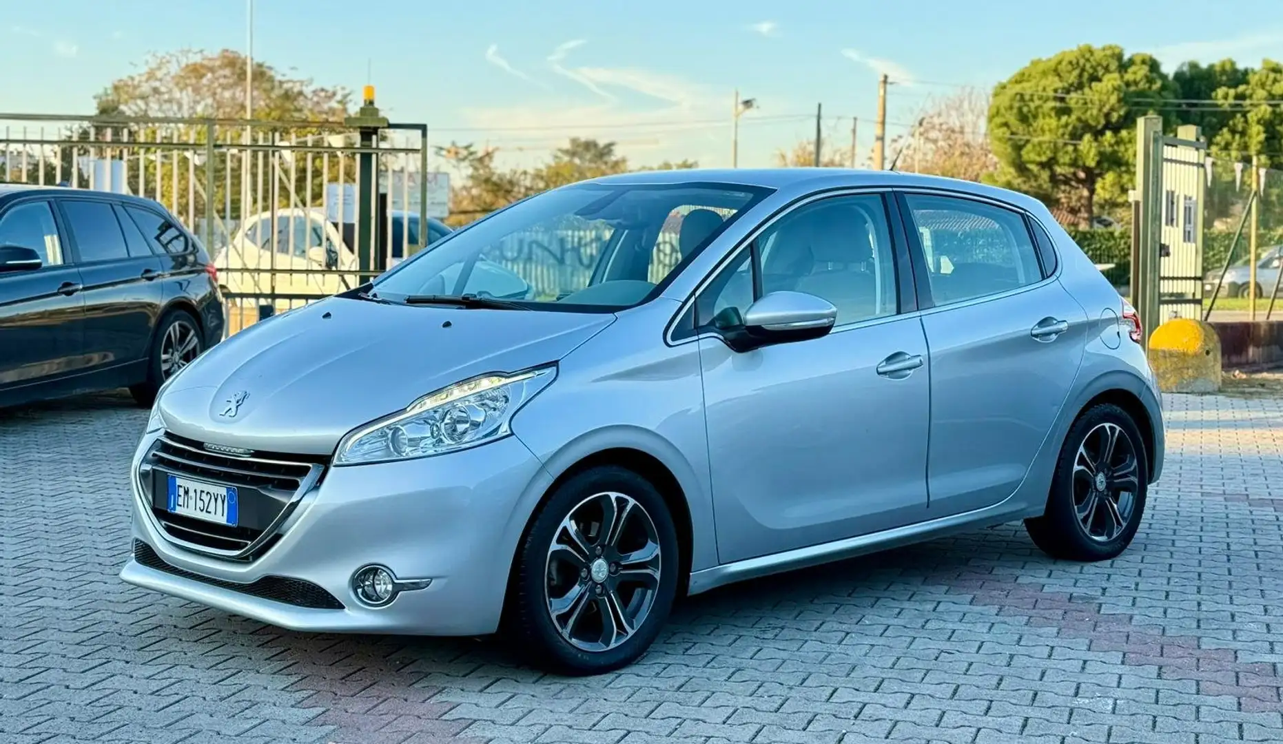Peugeot 208 5p 1.6 vti 16v Allure Argento - 1
