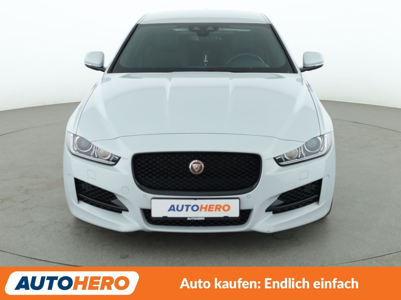 Jaguar XE 20t R-Sport Aut.*NAVI*CAM*BiXENON*SHZ*LHZ*ALU* — photo 8