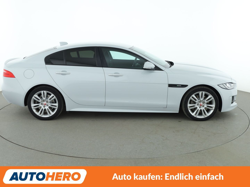 Jaguar XE 20t R-Sport Aut.*NAVI*CAM*BiXENON*SHZ*LHZ*ALU* — photo 6