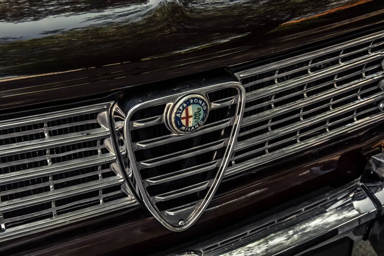 Alfa Romeo Giulia 1300 *** MANUAL / AIRCO / LEATHER ***, foto 6