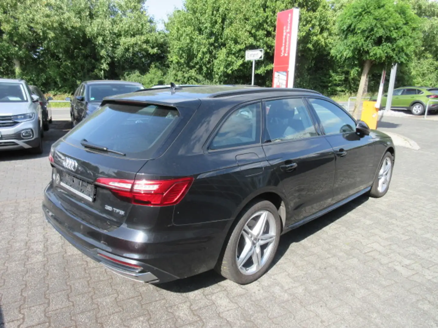 Audi A4 Avant Advanced 2.0 TFSI S tronic NAVI AHK LEDER AL Schwarz - 2