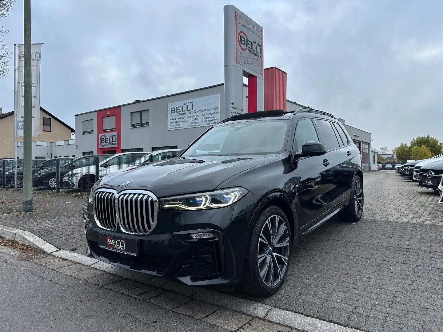 BMW X7 xDrive 30d M Sport AHK Pano FINANZIERUNG Noir - 1
