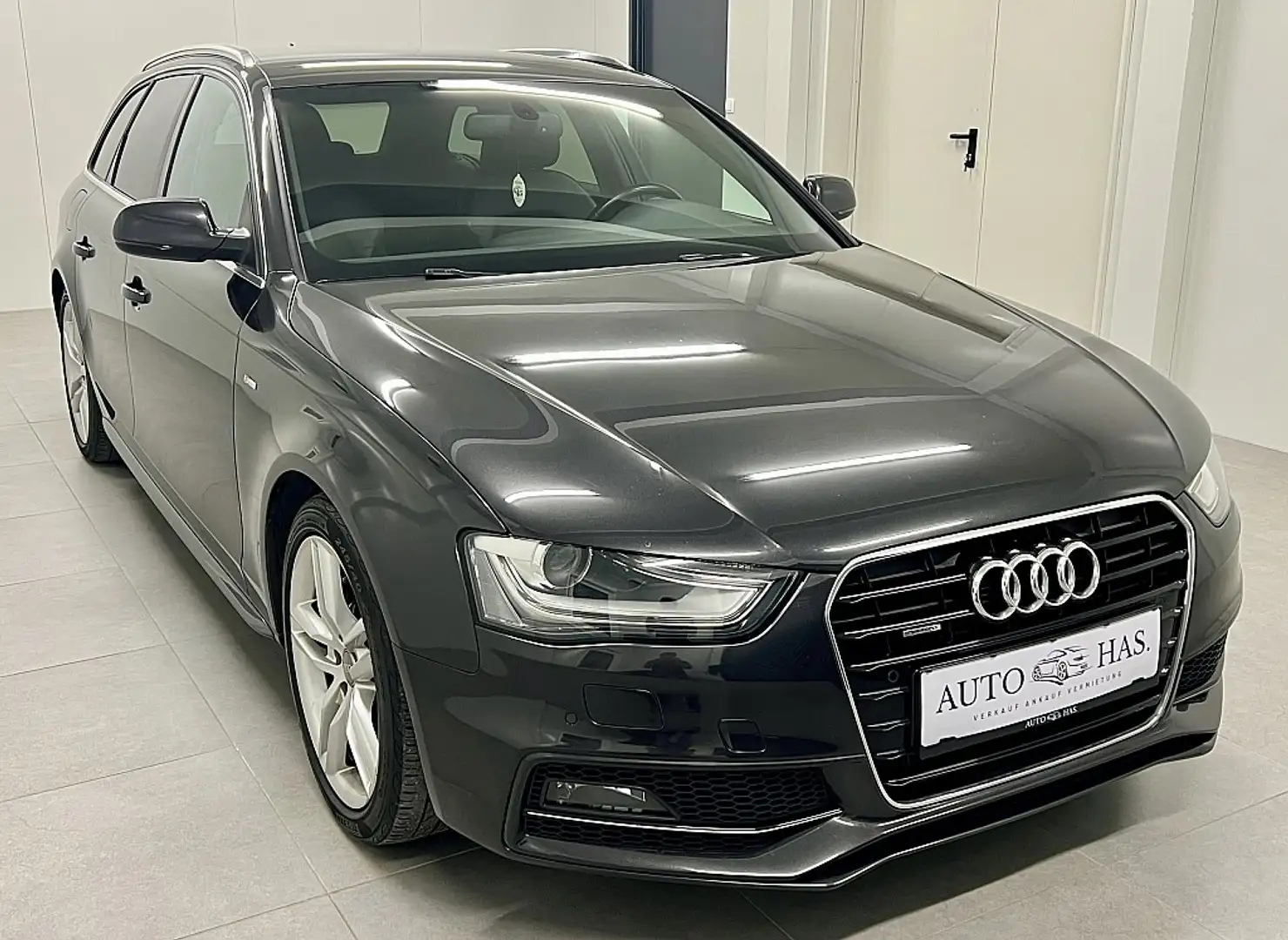 Audi A4 Avant 2,0 TDI quattro Sport DPF*AHK*S-Line*Top ... Grau - 1