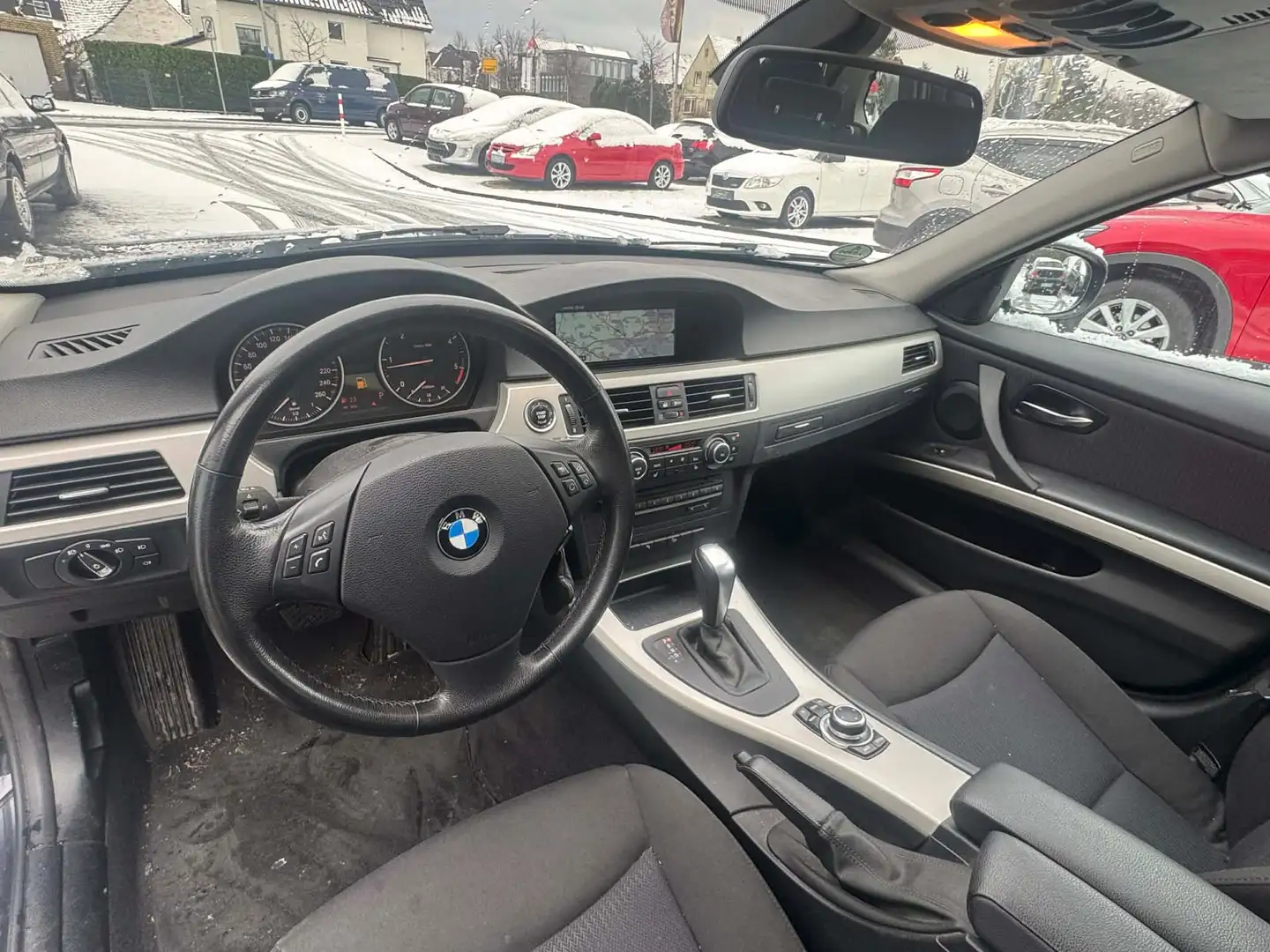 BMW 320 320d xDrive Panorama - Automatik - AHK Noir - 2