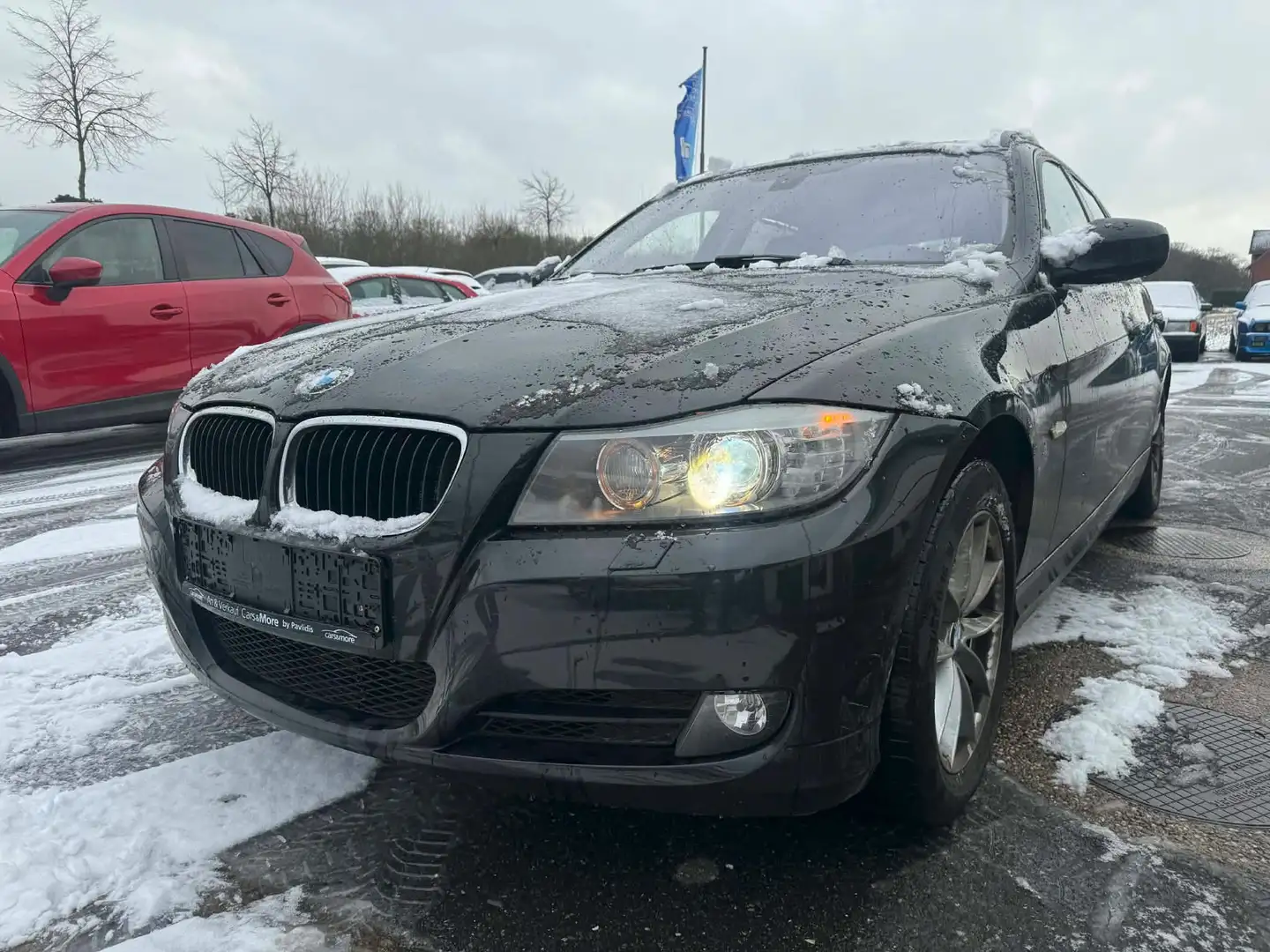 BMW 320 320d xDrive Panorama - Automatik - AHK Noir - 1