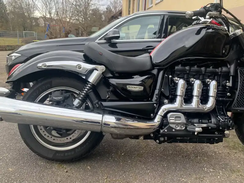 Triumph Rocket III Roadster - foto 2
