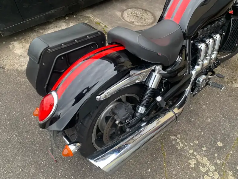 Triumph Rocket III Roadster - foto 8