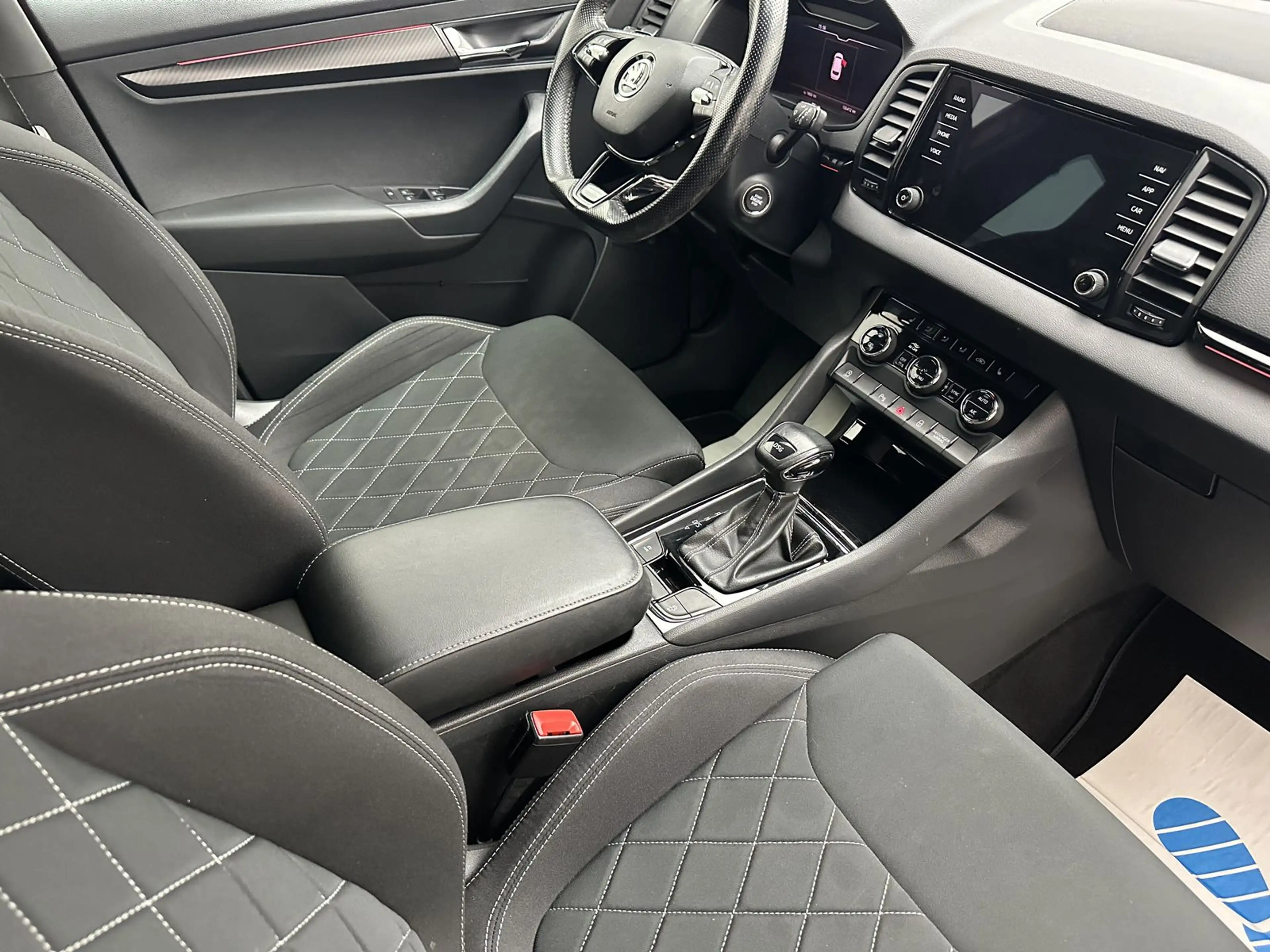 Skoda Karoq Sportline "NAVI-CAM-SITZH-VIRTUAL COCKPIT" — photo 11