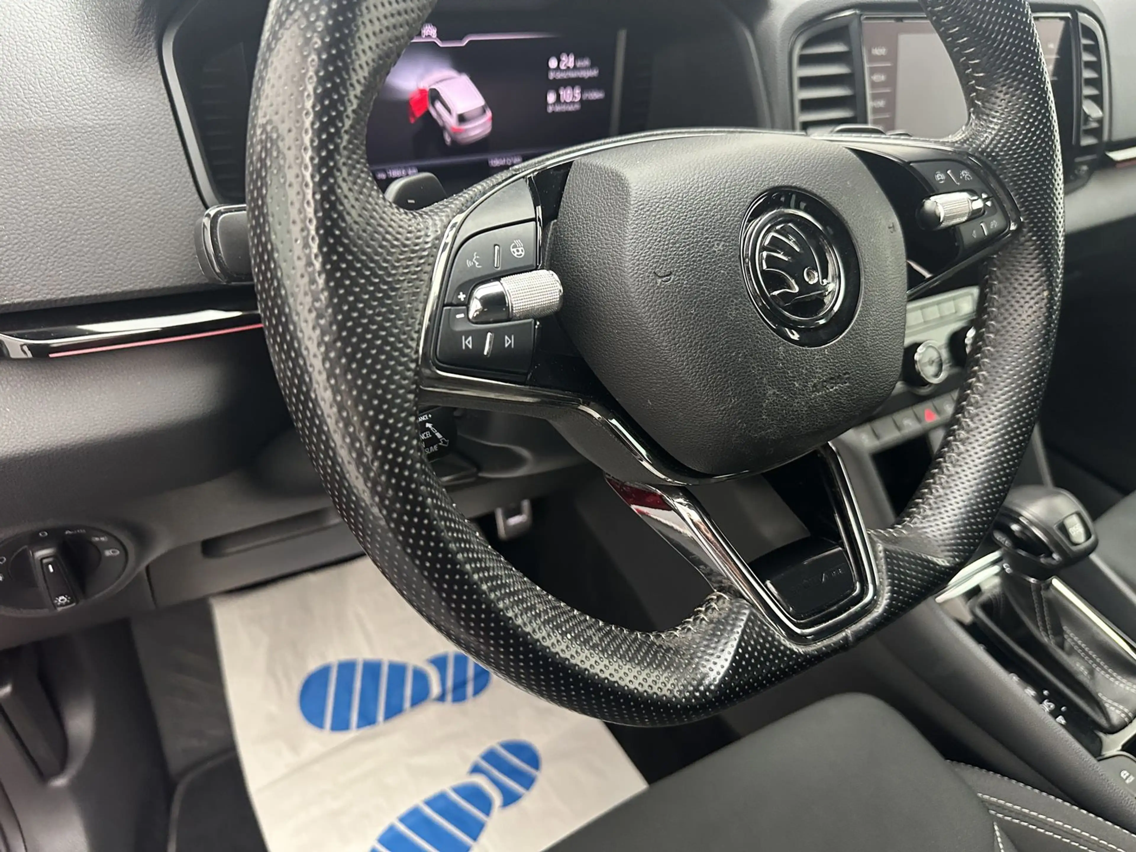Skoda Karoq Sportline "NAVI-CAM-SITZH-VIRTUAL COCKPIT" — photo 14