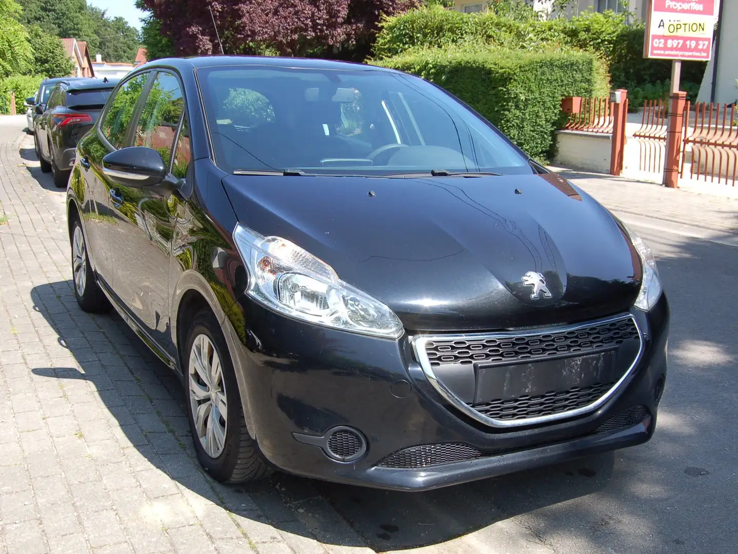 Peugeot 208 1.2i Allure *AIRCO* Negro - 2