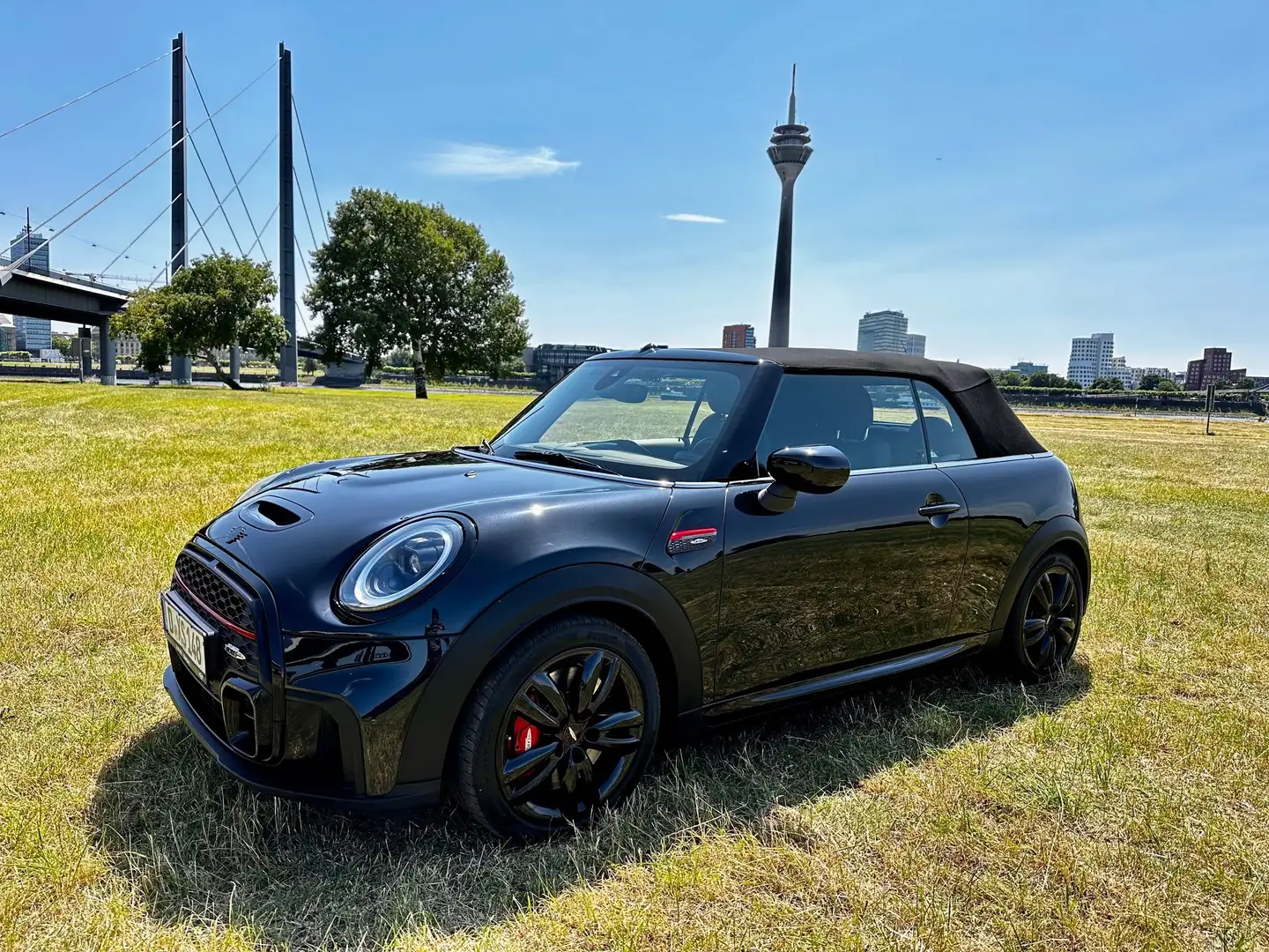 MINI John Cooper Works Cabrio John Cooper Works Classic Trim Schwarz - 2