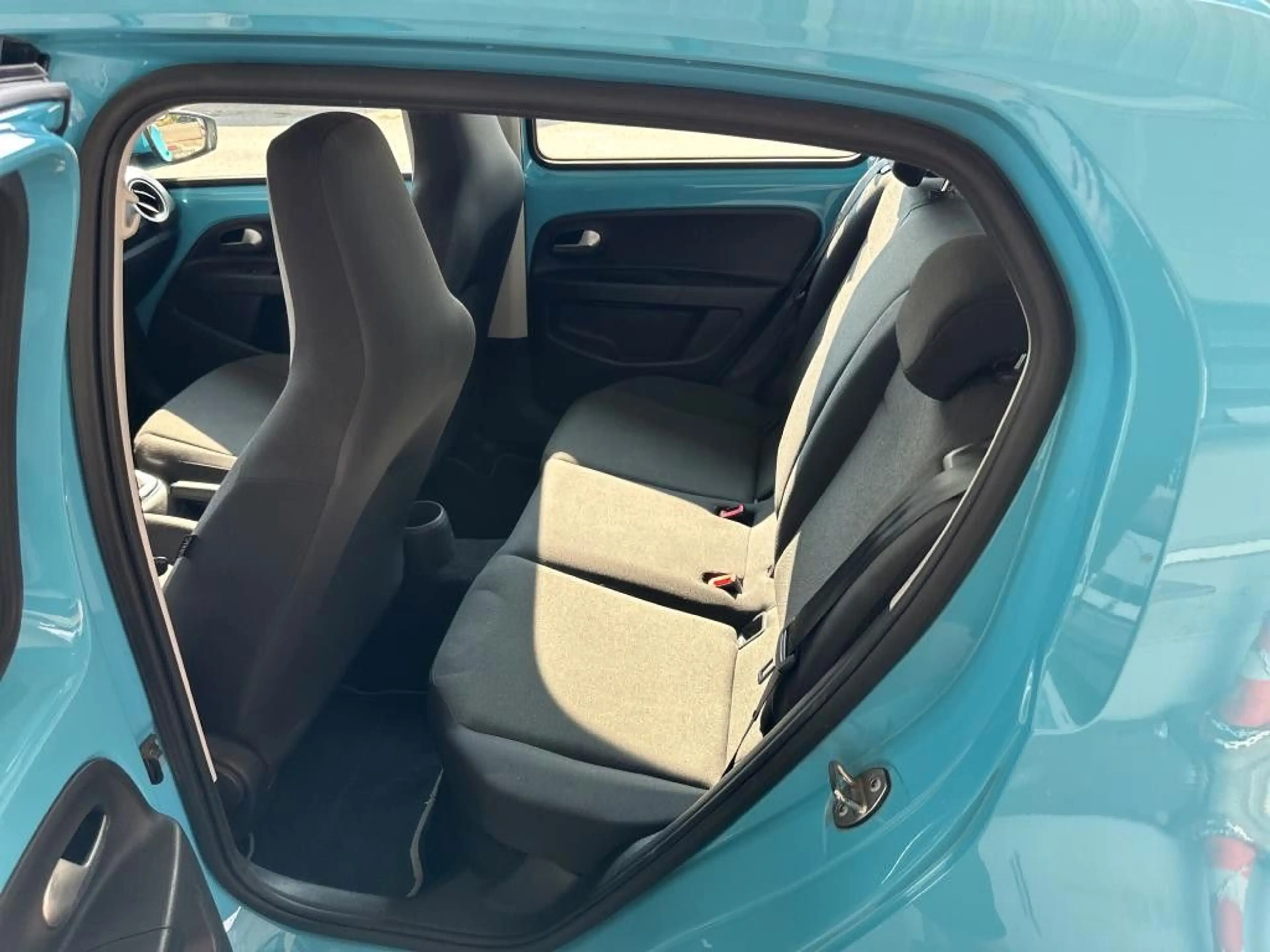 Volkswagen up! e-up! 61kW *CCS*KLIMA*DAB*SCHUKO* — photo 9