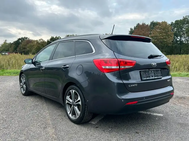 Kia Ceed view 3