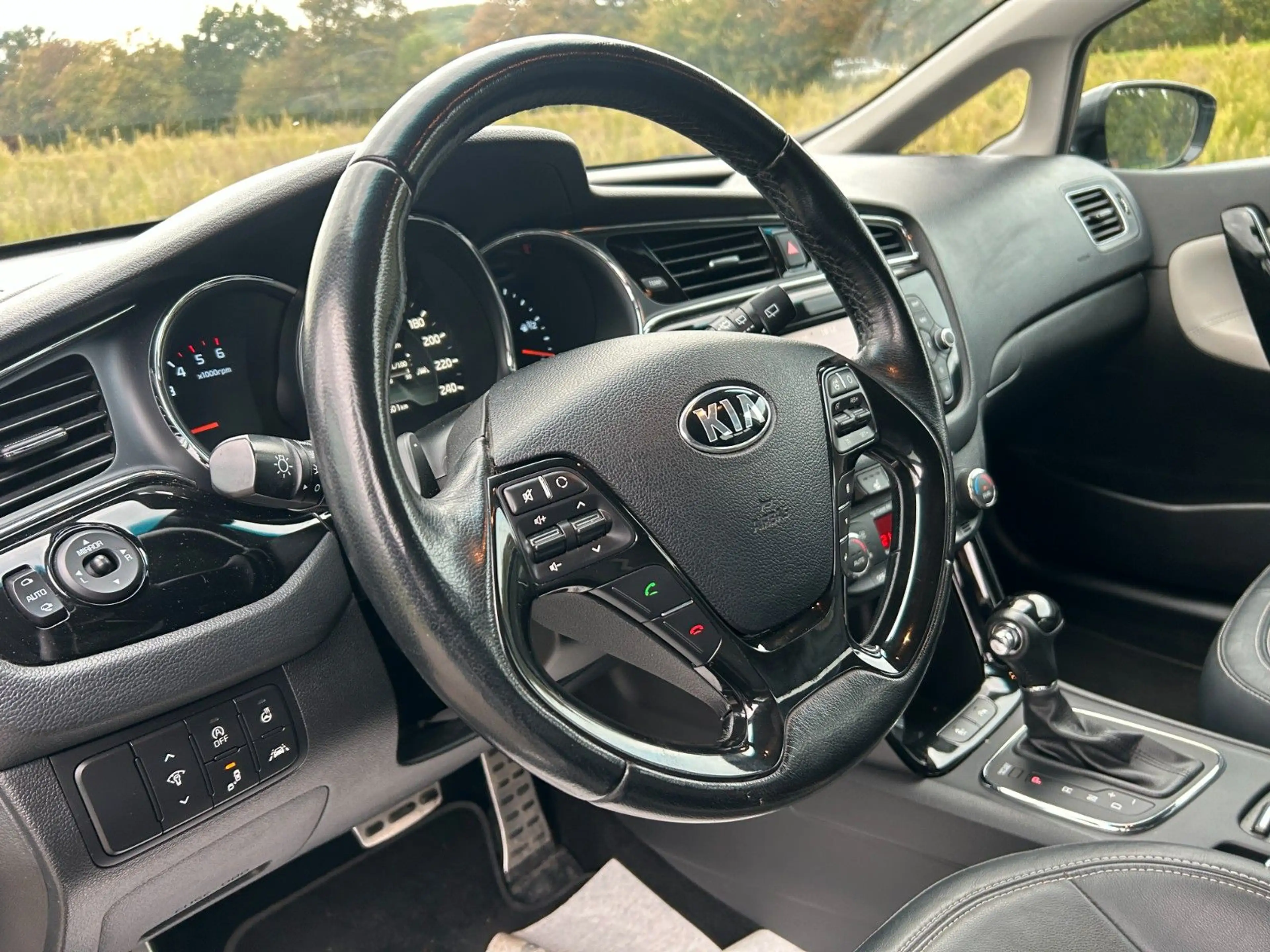 Kia Ceed SW / cee'd SW 1.6 CRDi Platinum Edition — photo 15