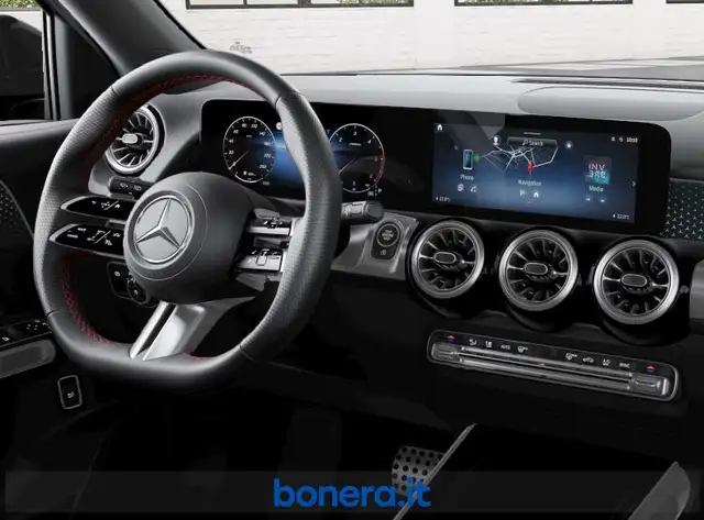 Mercedes-Benz GLB Class view 6
