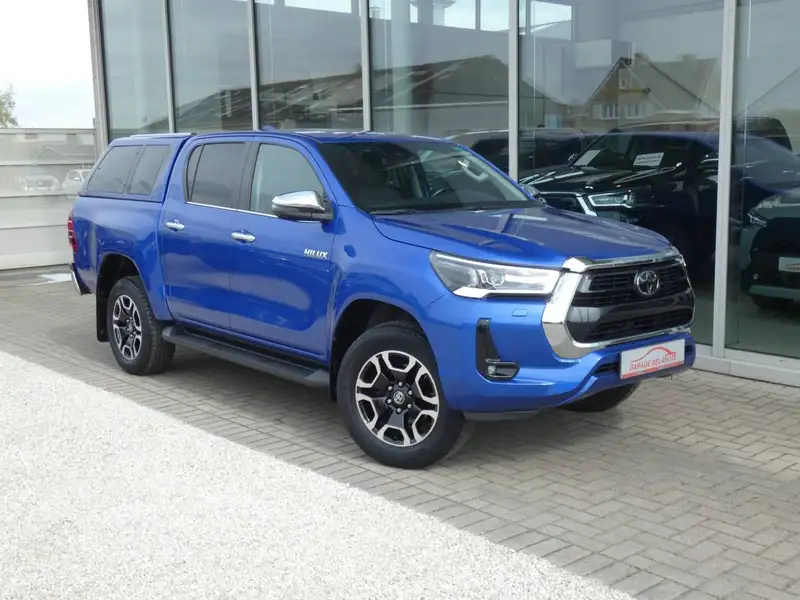 TOYOTA Hilux