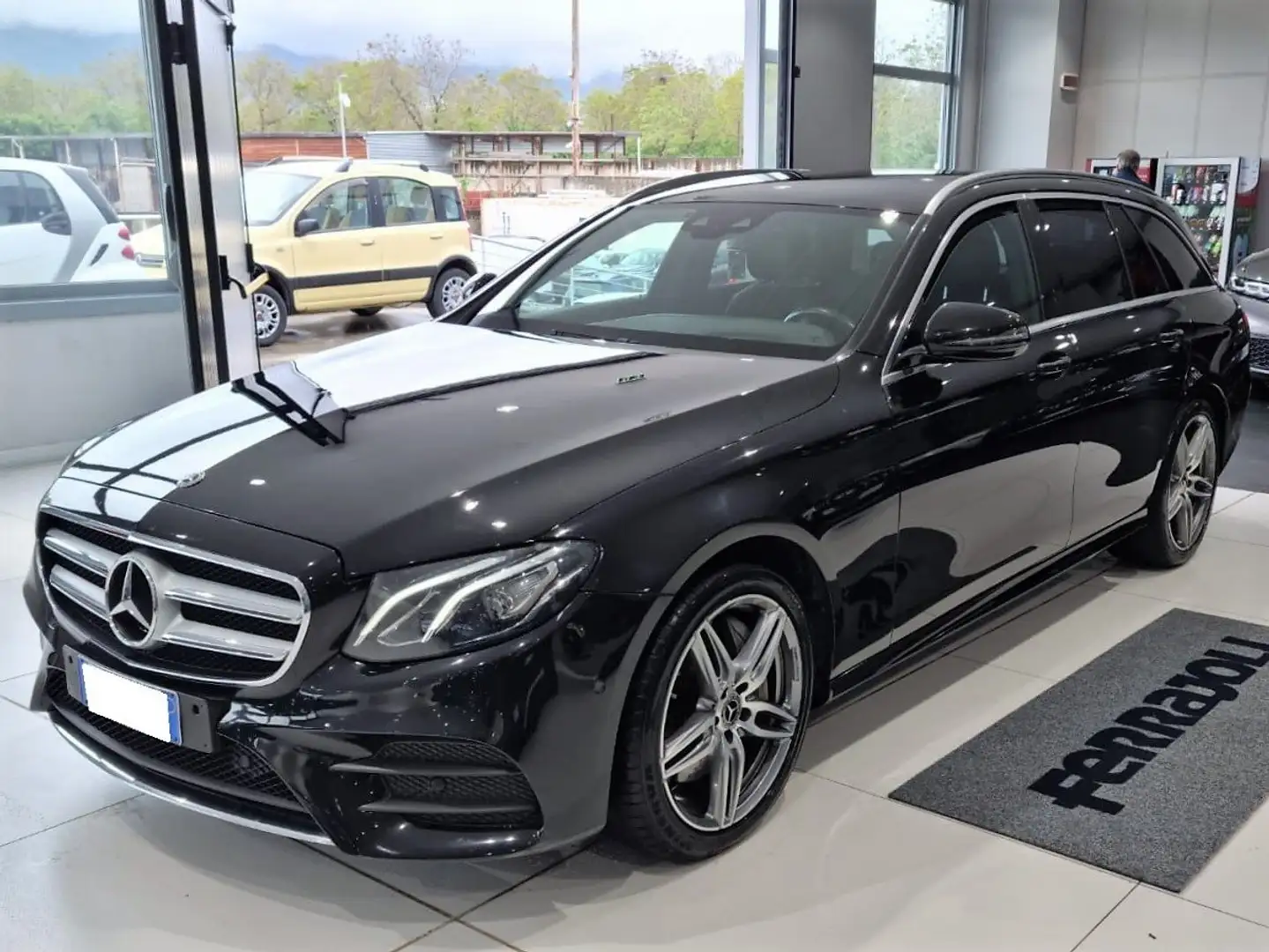 Mercedes-Benz E 400 E 400 SW d Premium 4matic auto Zwart - 1