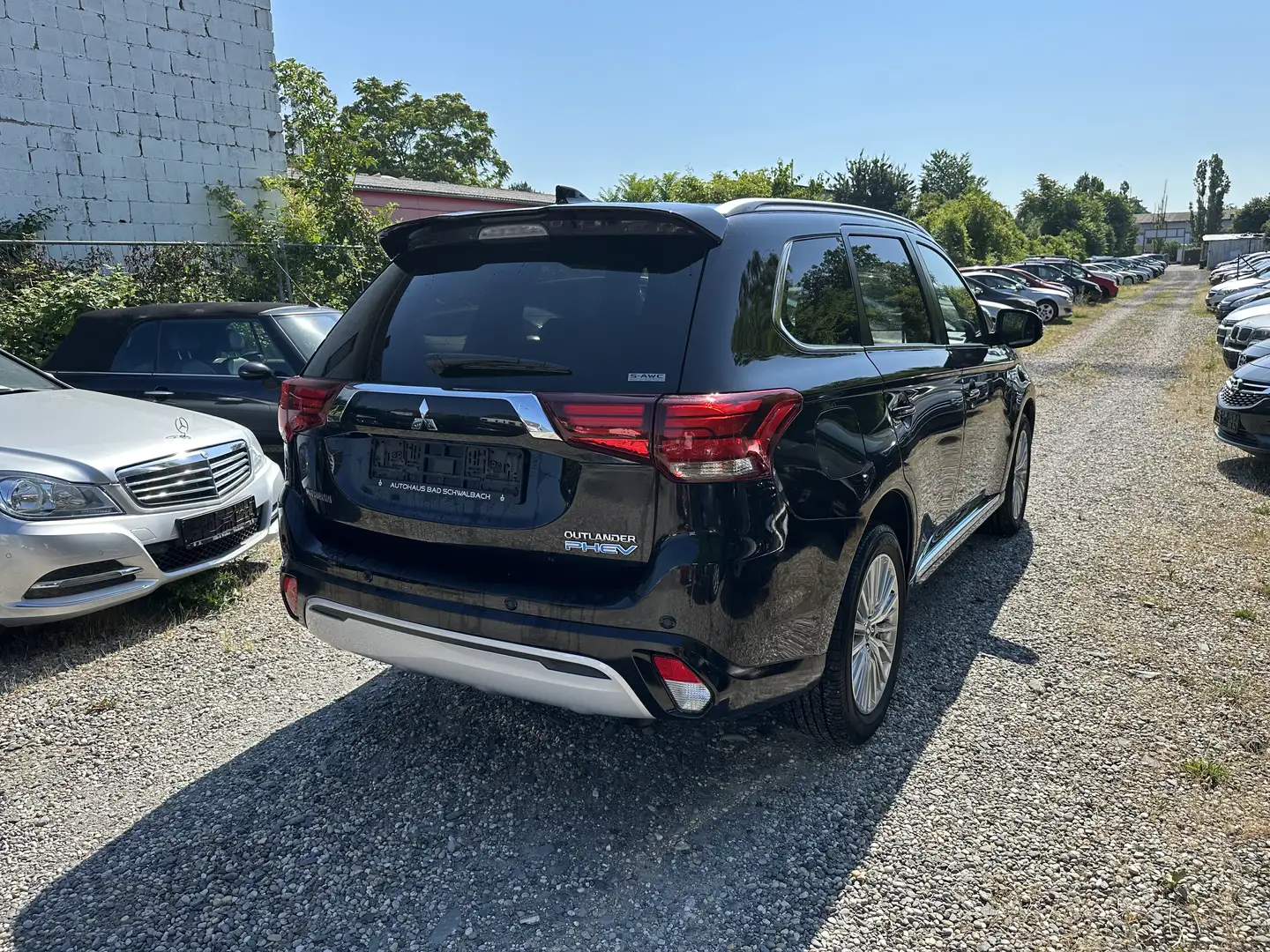 Mitsubishi Outlander PHEV Intro Edition 4WD Schwarz - 2
