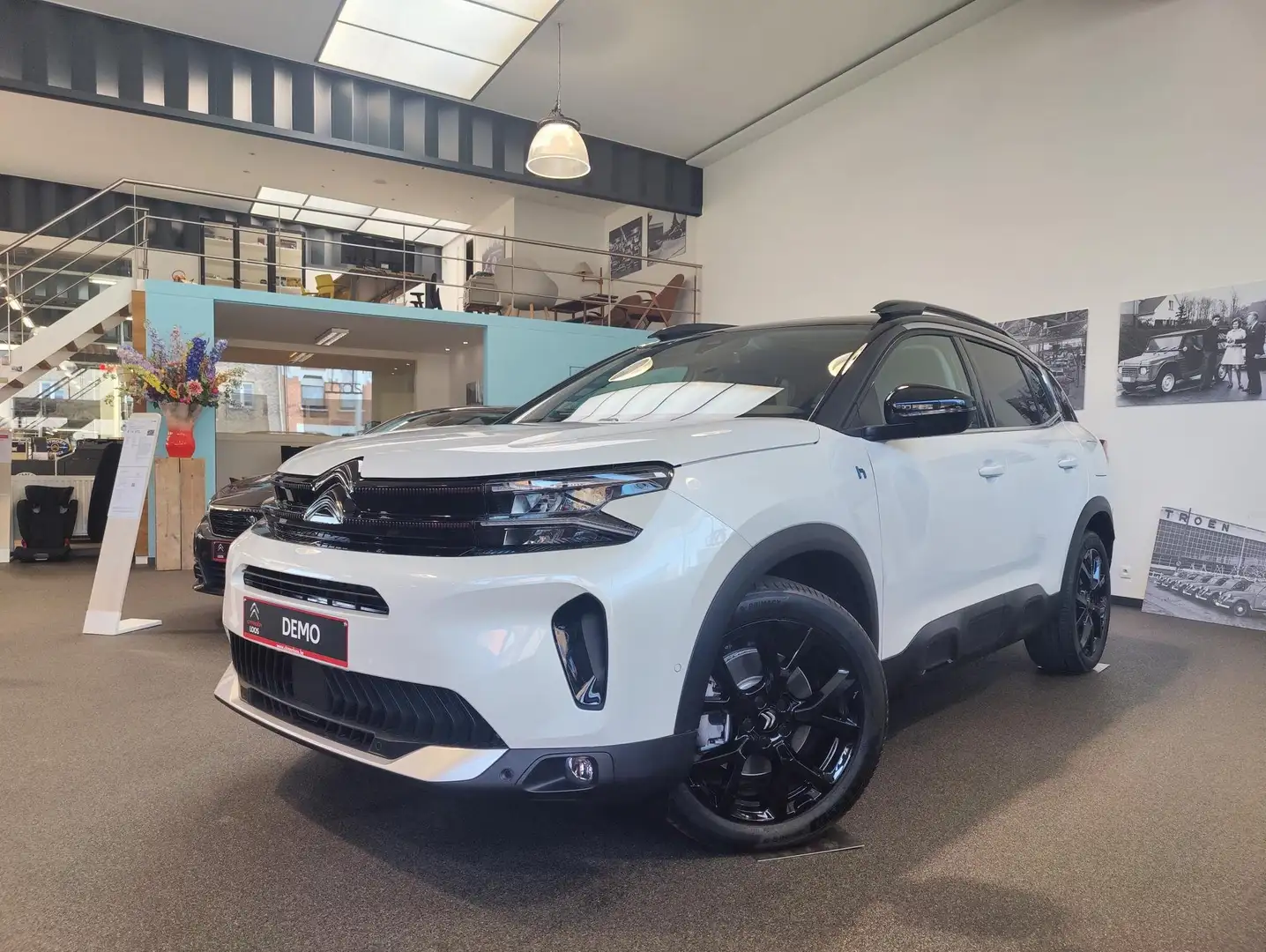 Citroen C5 Aircross 1.6 PureTech PHEV 225pk Shine - Full option - 0 km Wit - 1