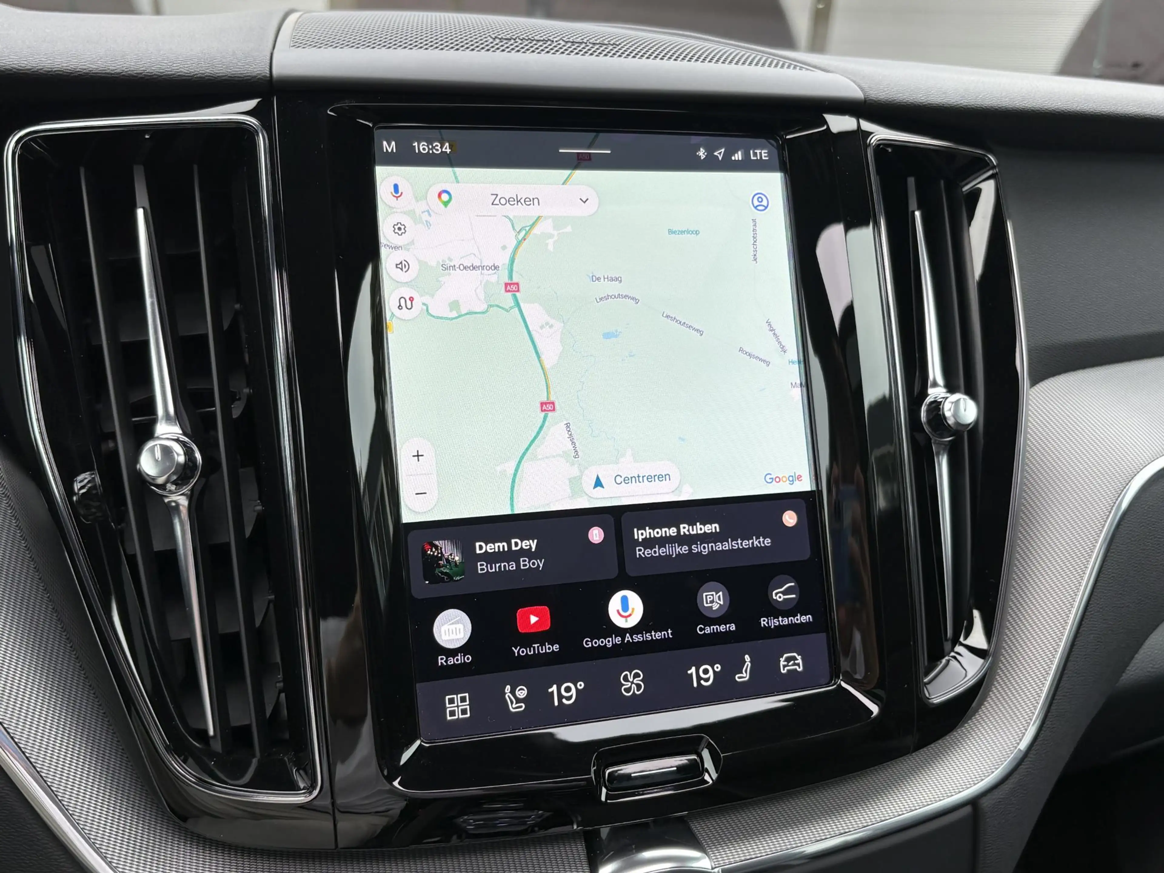 Volvo XC60 2.0 T8 Plug-in hybrid AWD Plus Black Edition VAN € — photo 29