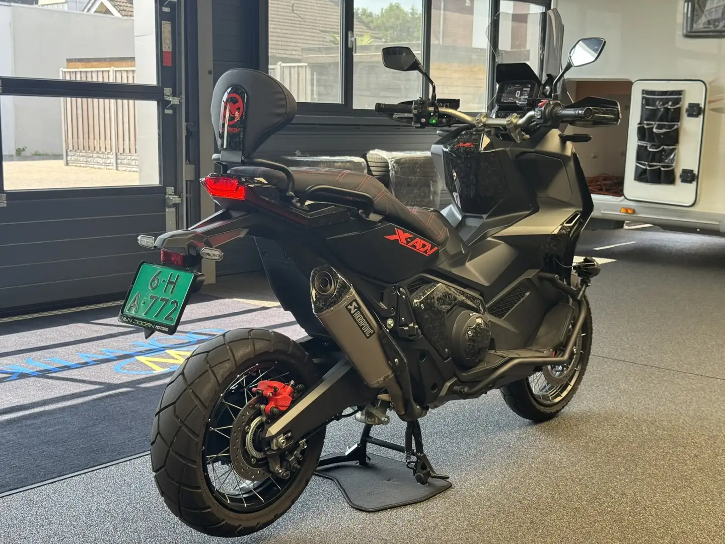 Honda X-ADV 750 Custom Forged Carbon Red Edition Full-Opties - 2