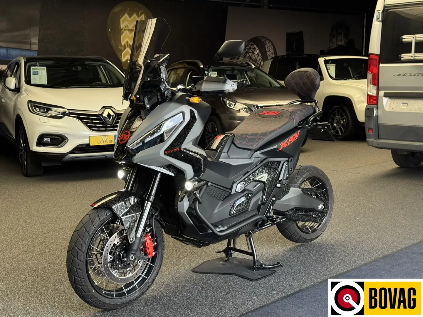 Honda X-ADV 750 Custom Forged Carbon Red Edition Full-Opties Zwart - 1