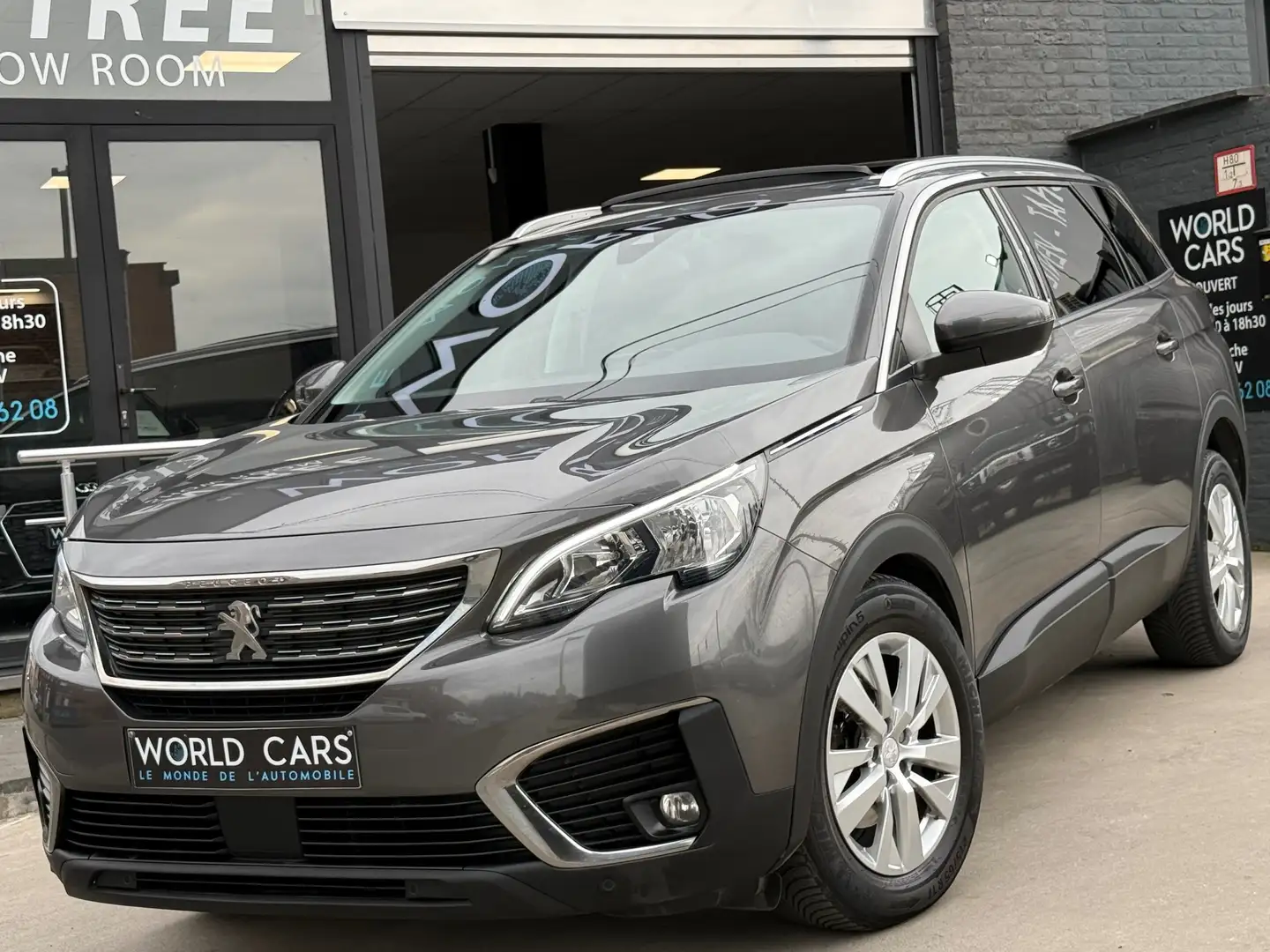 Peugeot 5008 1.6 BlueHDi Crossway 7PLACES/ TOIT PANO/CAM360° Grijs - 1