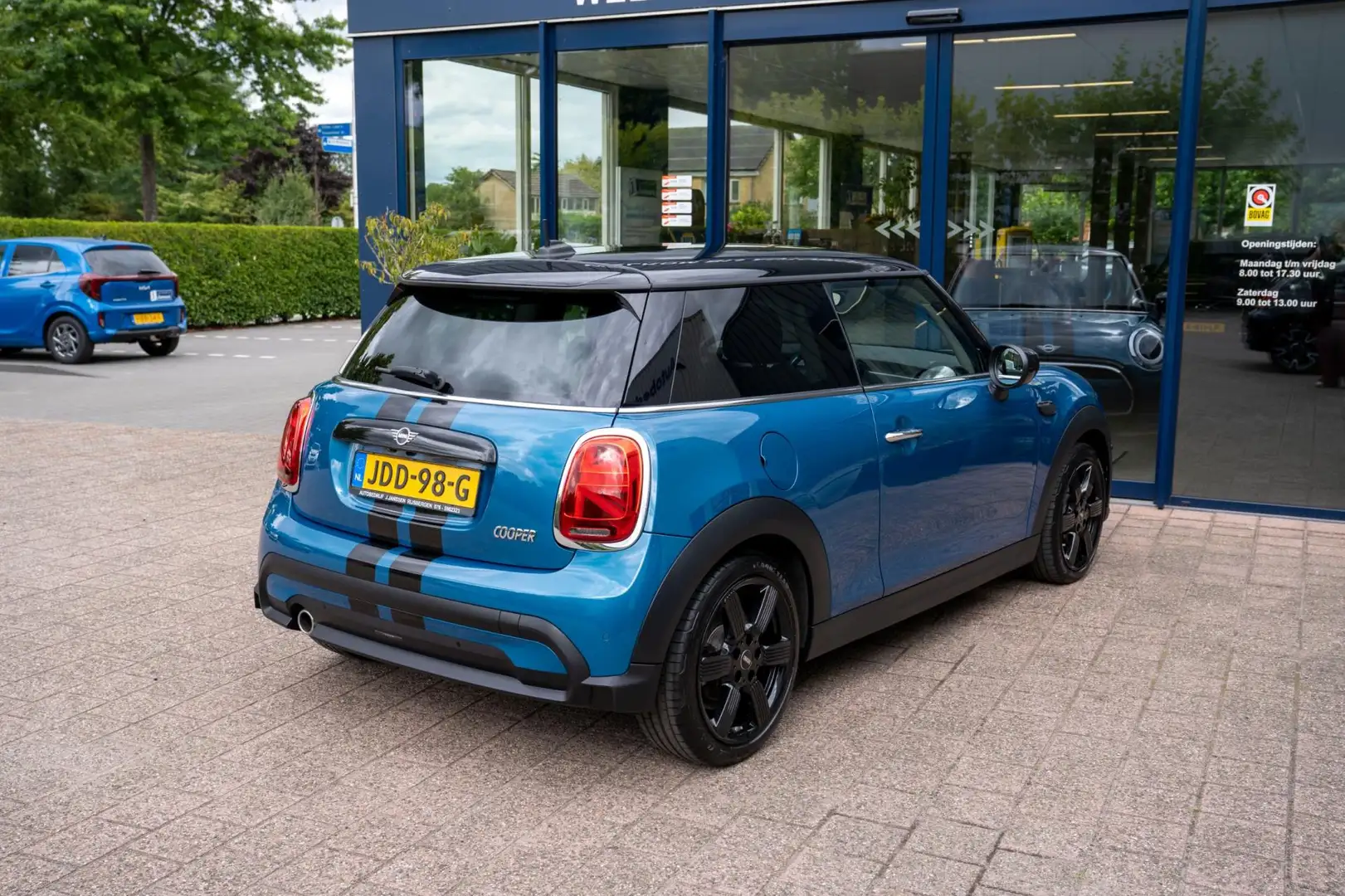 MINI Cooper 1.5 Classic | Prijs rijklaar incl. 12 mnd garantie Blauw - 2