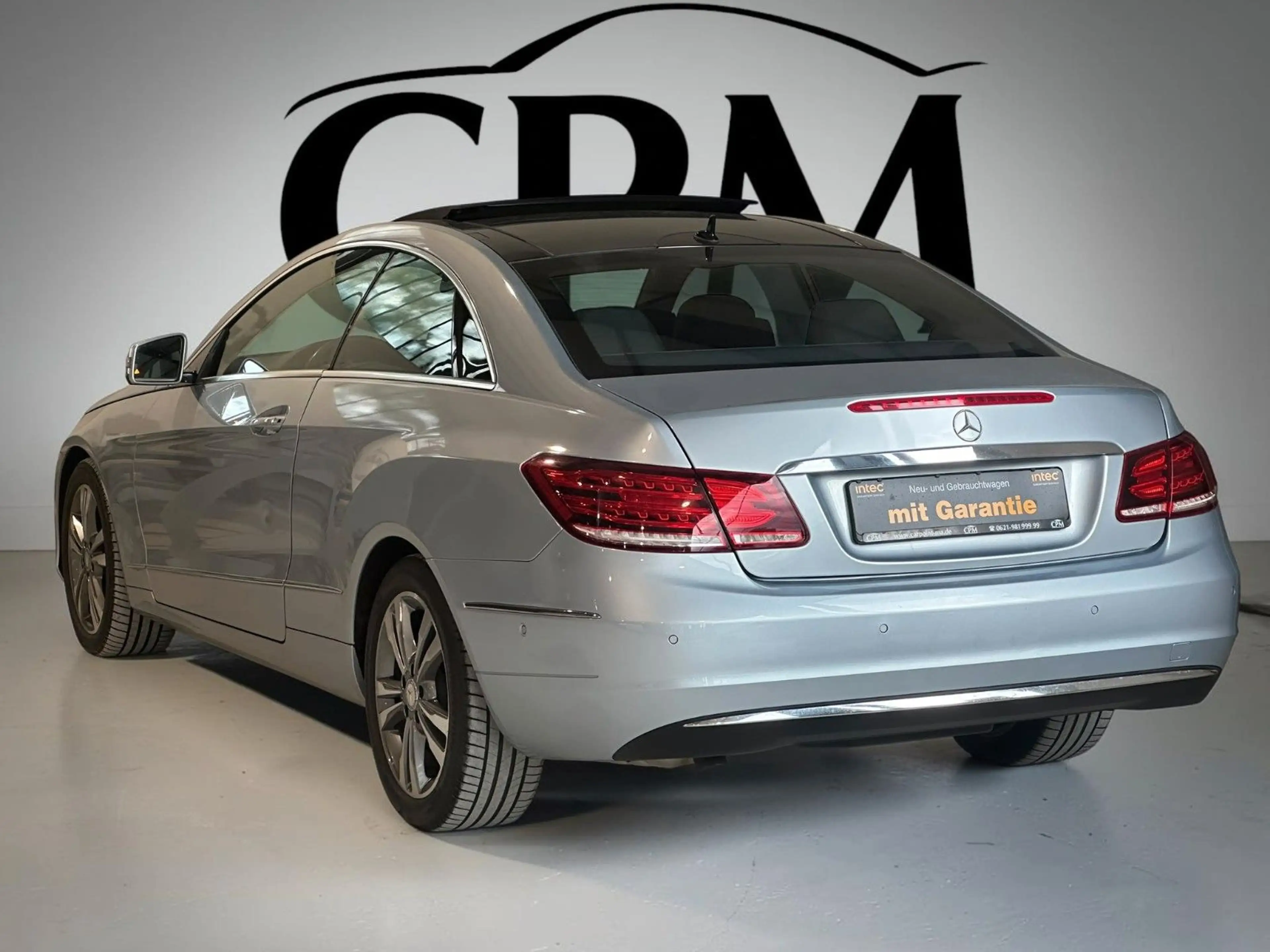 Mercedes-Benz E 250 LEDER NAVI XENON PANO SPORTPAKET 1HD — photo 5