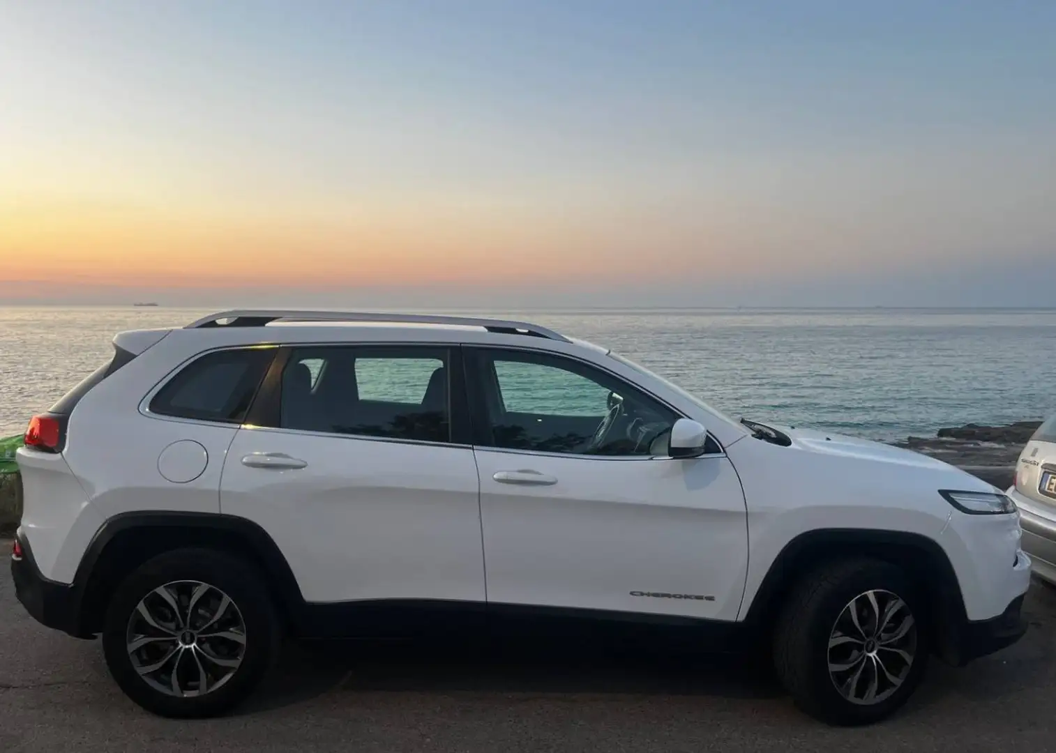 Jeep Cherokee Longitude Білий - 1