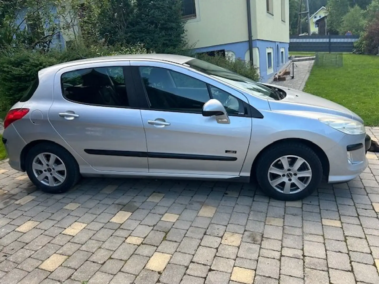 Peugeot 308 308 SW 1,4 16V VTi ComfortComfort Silber - 2