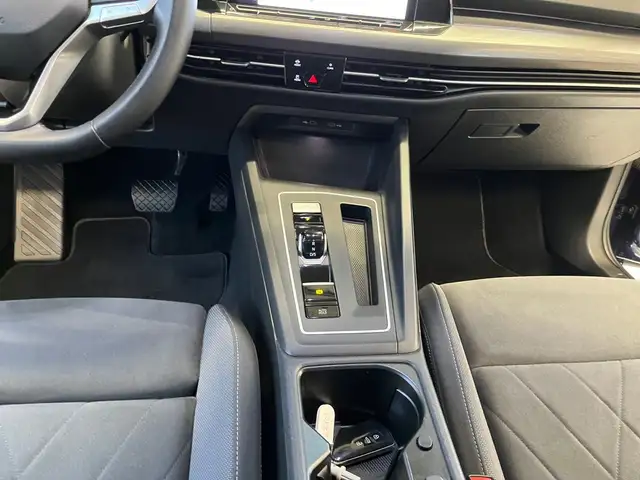 Volkswagen Golf view 9
