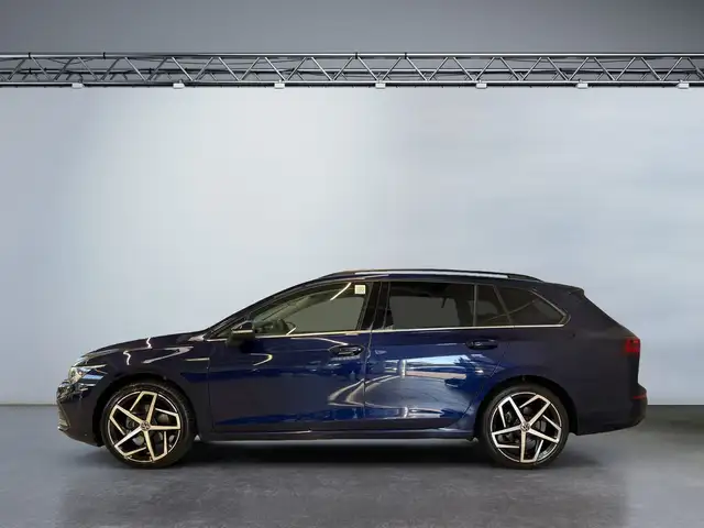 Volkswagen Golf view 3